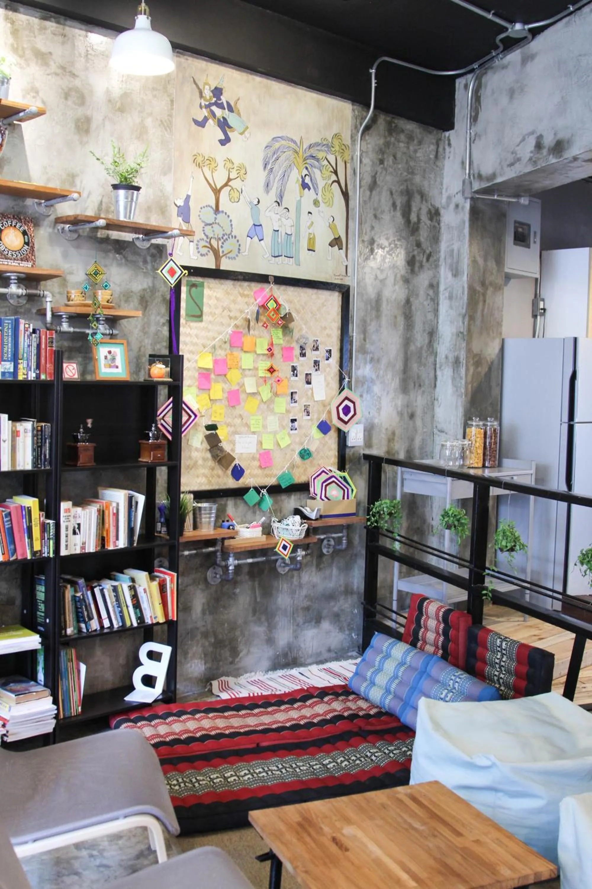 Communal lounge/ TV room in ThongLor Travellers Hostel and Cafe