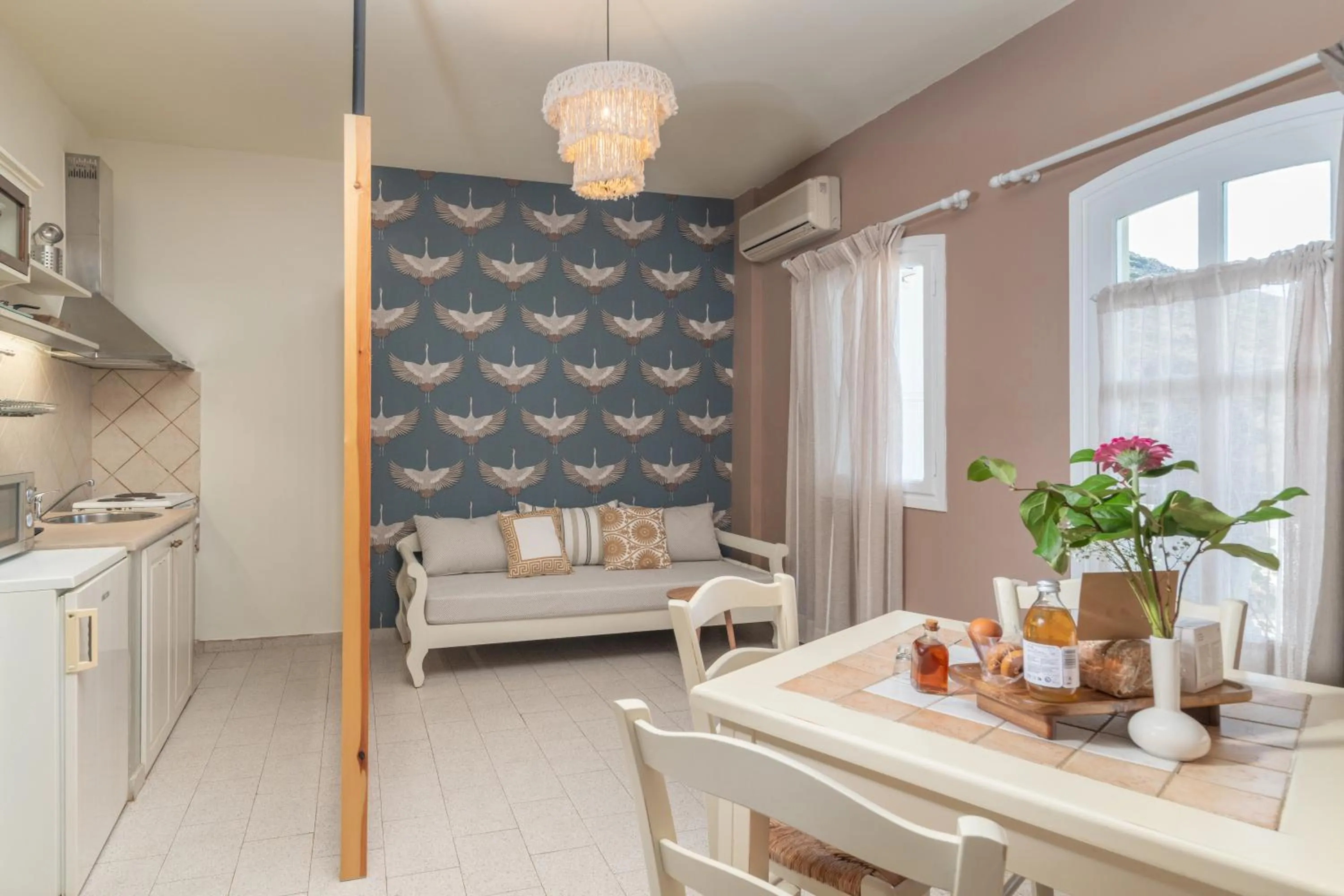 TV and multimedia in Adrakos Apartments (Adults Only)