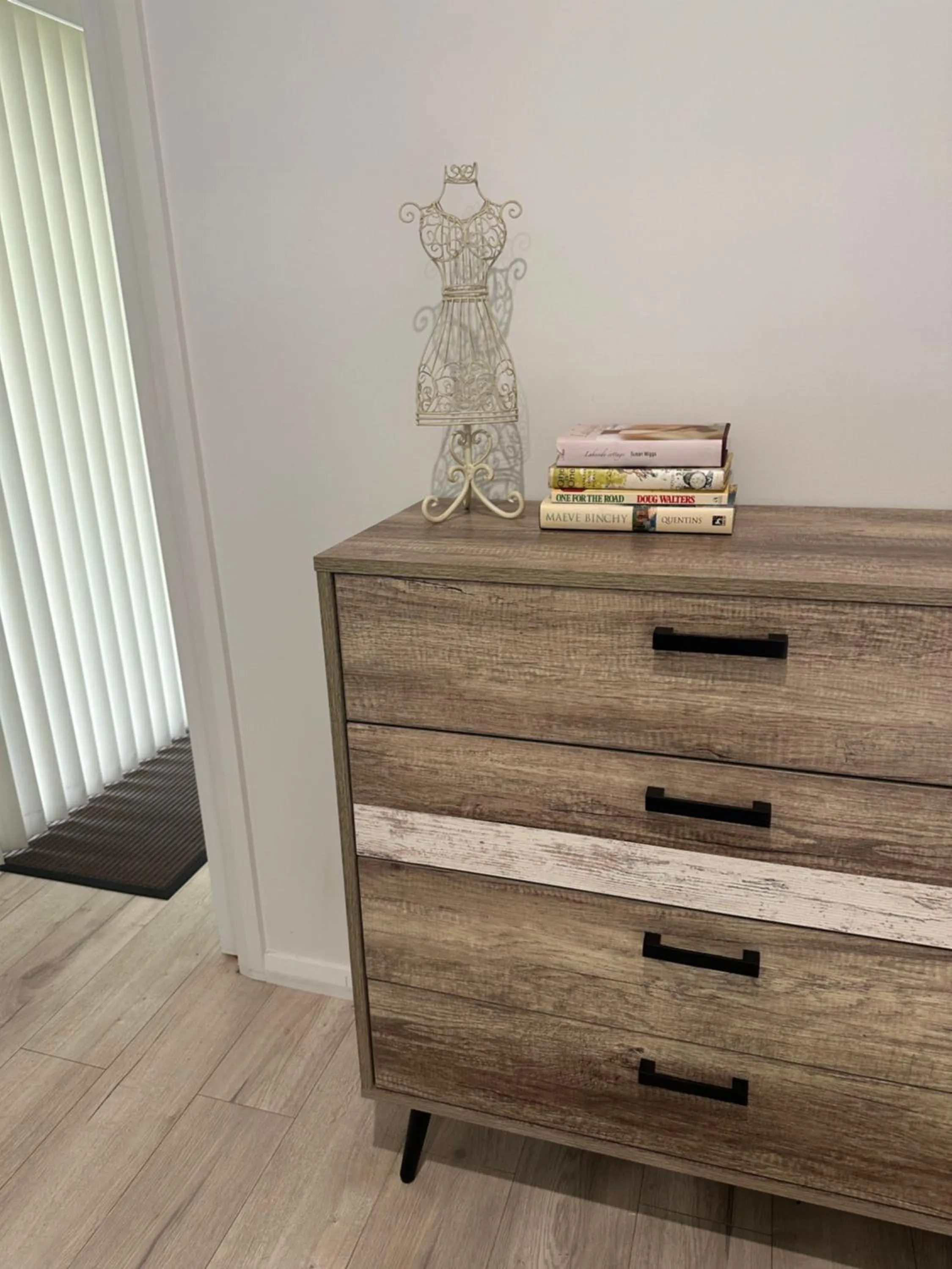 wardrobe in Blueberry Hills On Comleroy Farmstay - Self-Contained Cottages