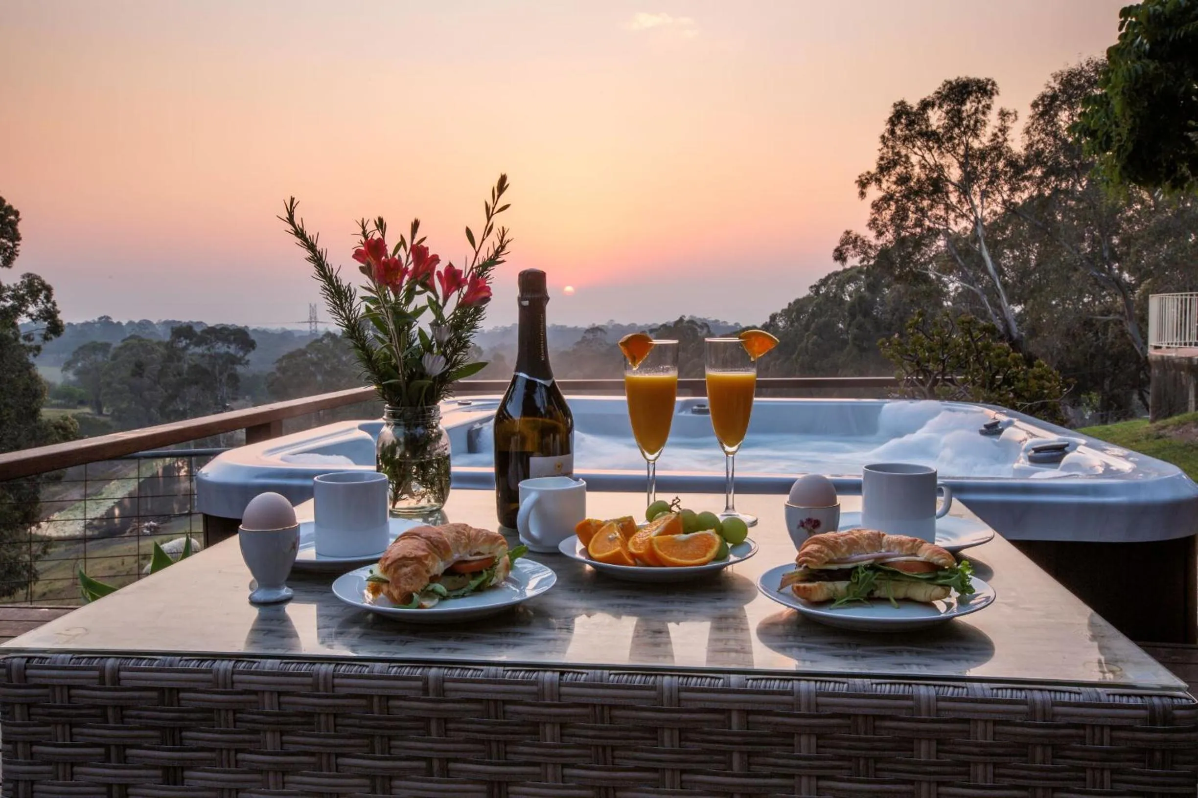 Blueberry Hills On Comleroy Farmstay - Self-Contained Cottages