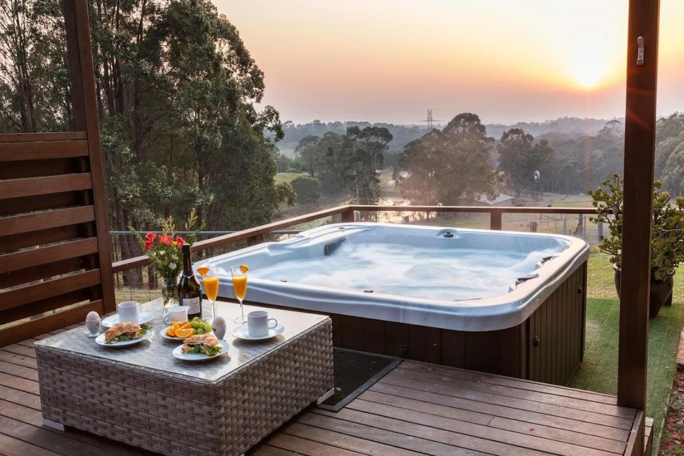 Hot Tub in Blueberry Hills On Comleroy Farmstay - Self-Contained Cottages