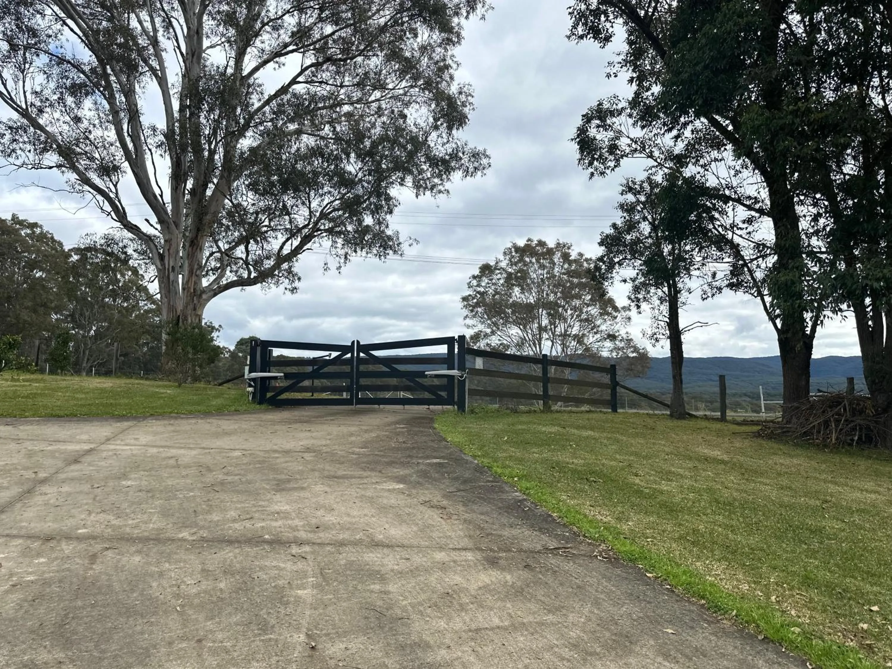 Facade/entrance in Blueberry Hills On Comleroy Farmstay - Self-Contained Cottages