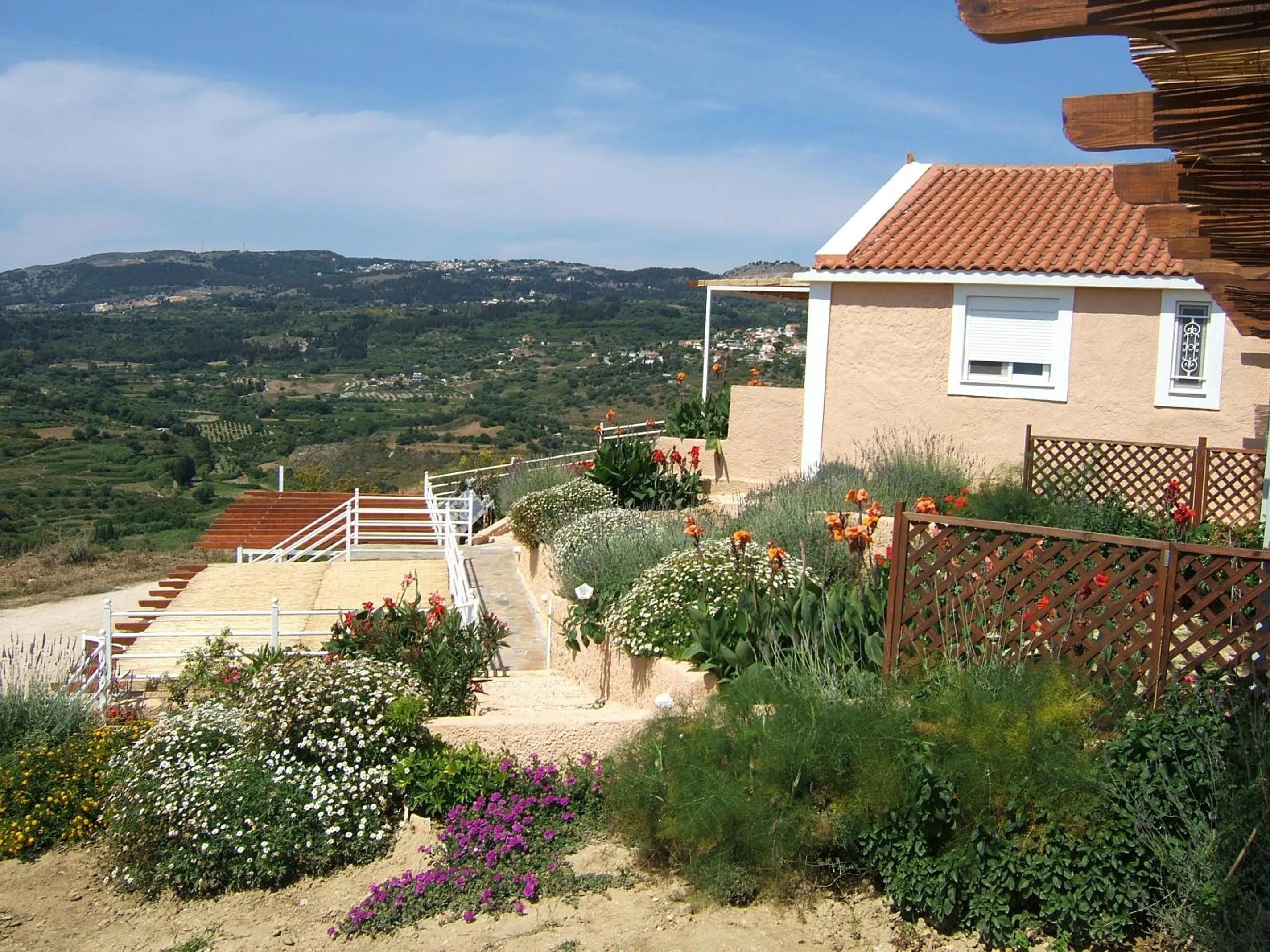 Property building in Forestata Village