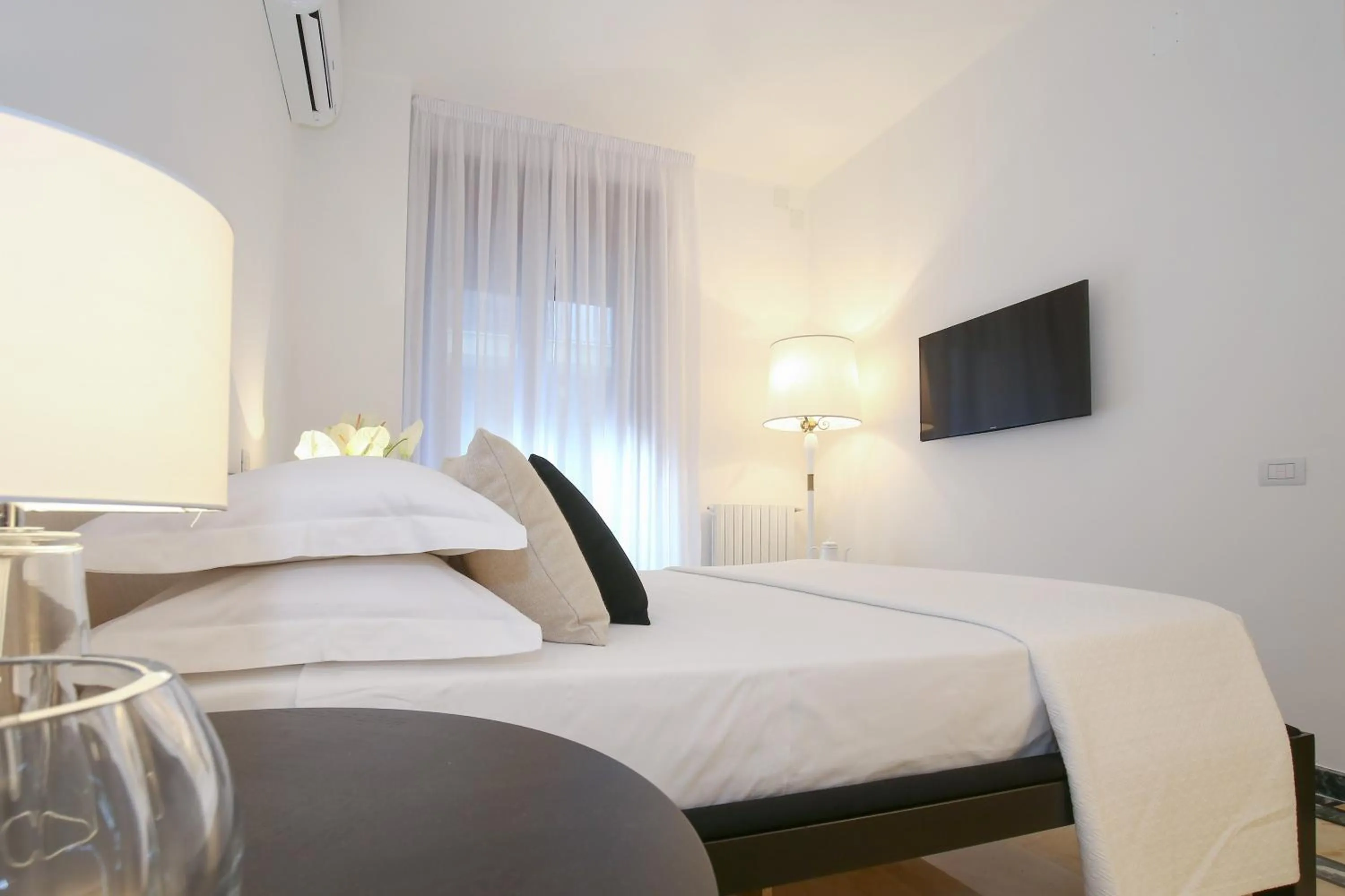 Bed in Starhost - GOLDEN SUITE