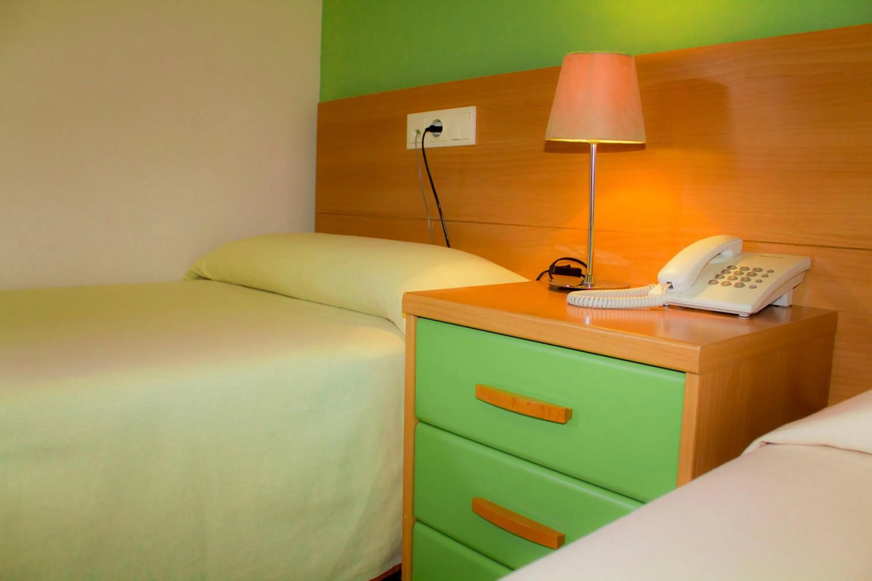 Bed in Hotel Restaurante Caracho