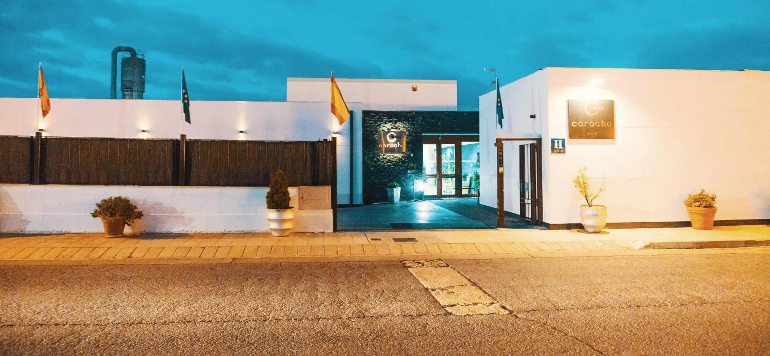 Restaurant/places to eat in Hotel Restaurante Caracho