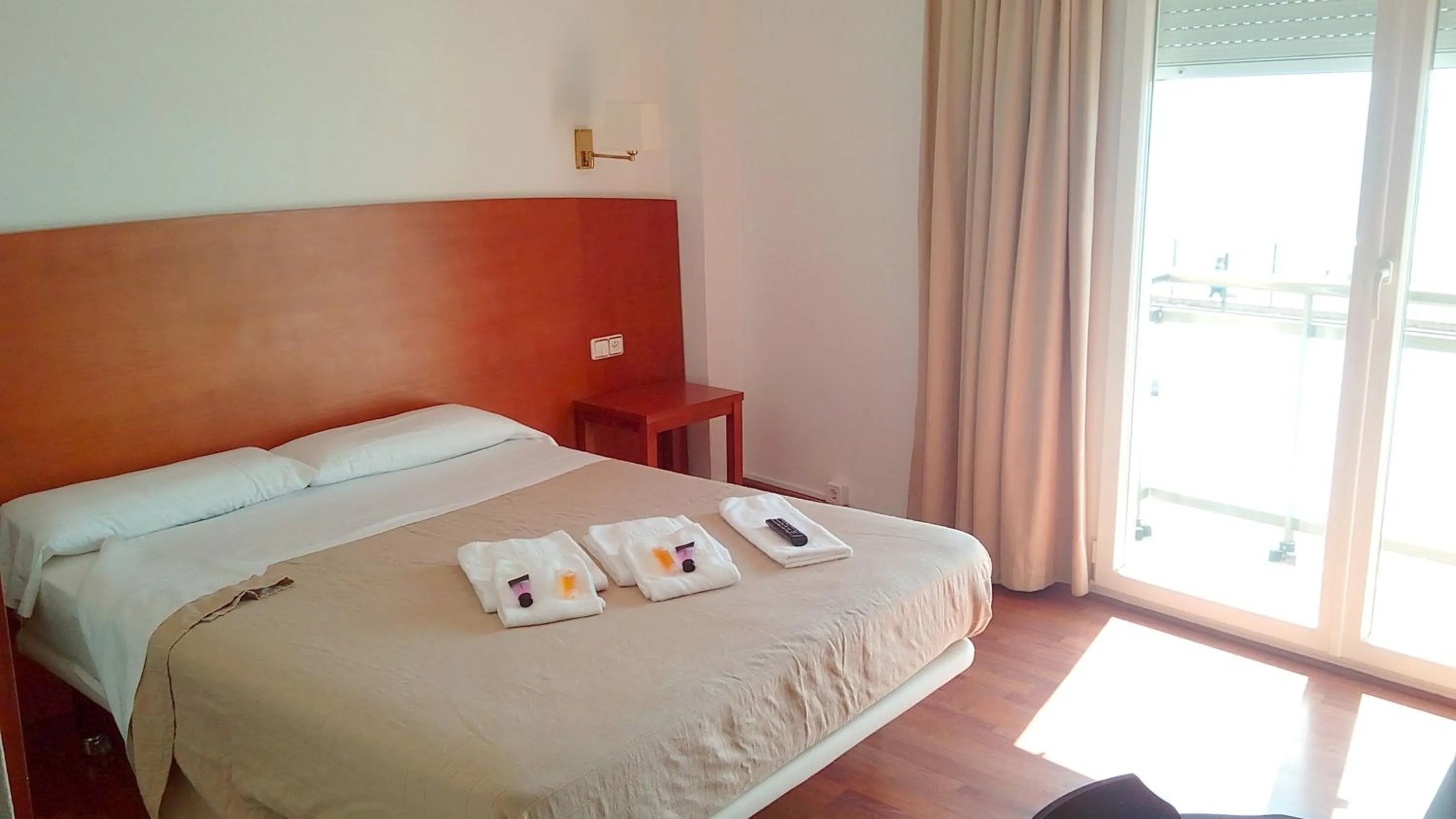 Bed in Vila De Premiá