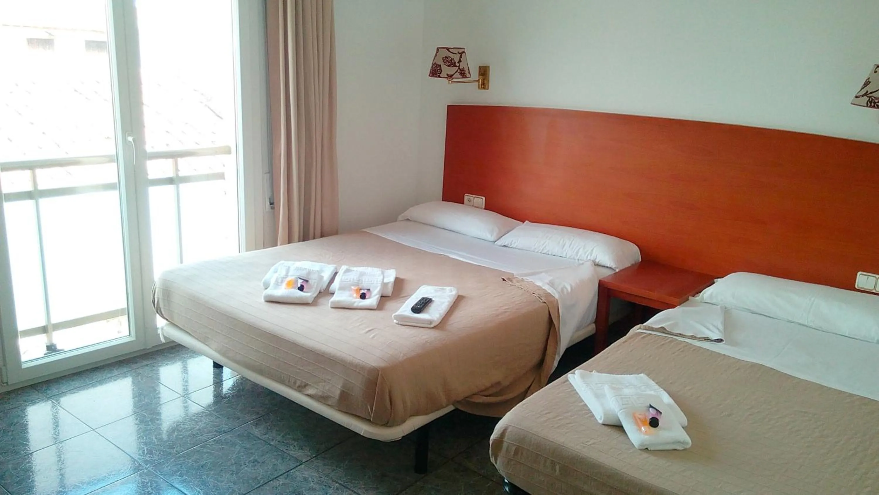 Bed in Vila De Premiá