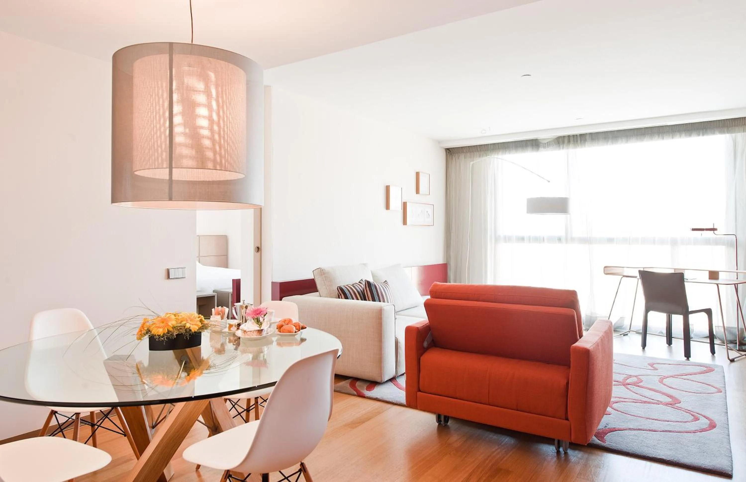 Photo of the whole room in Hotel Reina Petronila