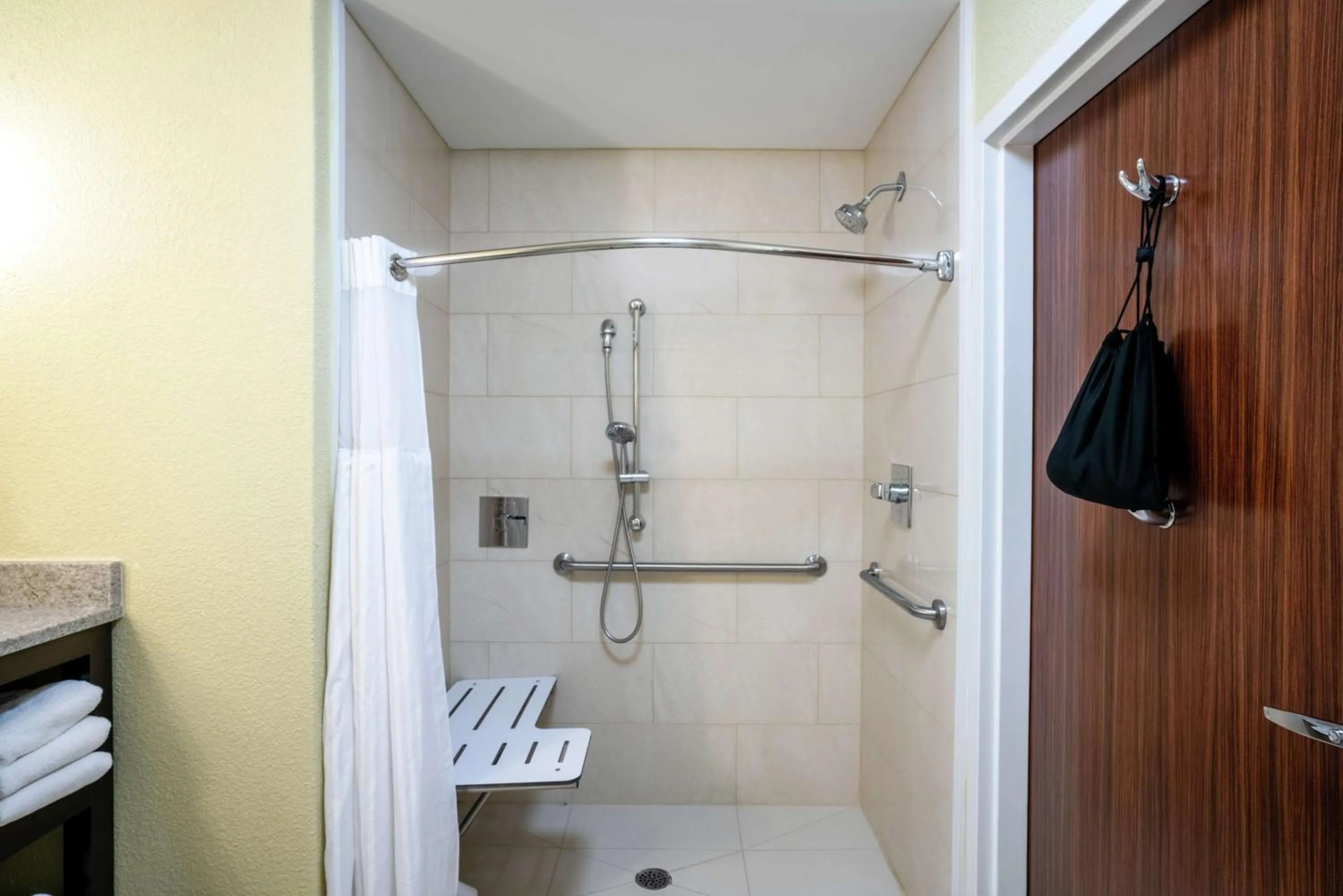 Bathroom in Hilton Garden Inn Dalton