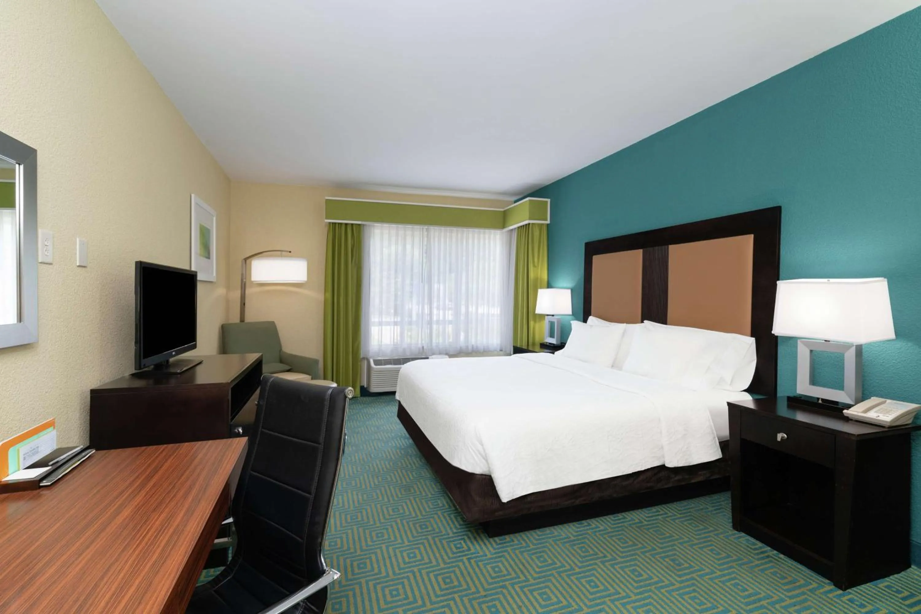 Bedroom, Bed in Hilton Garden Inn Dalton