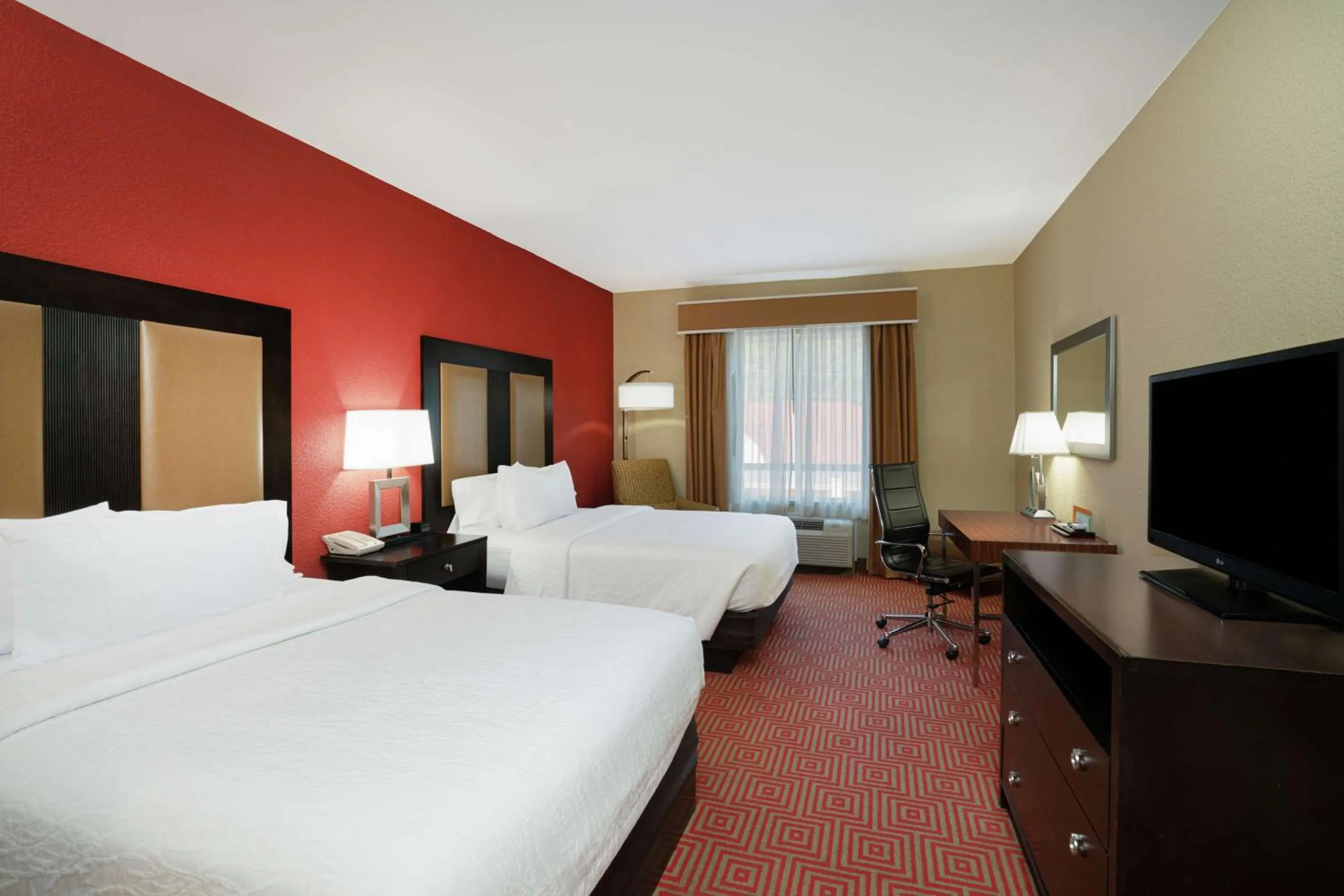 Queen Room with Two Queen Beds in Hilton Garden Inn Dalton