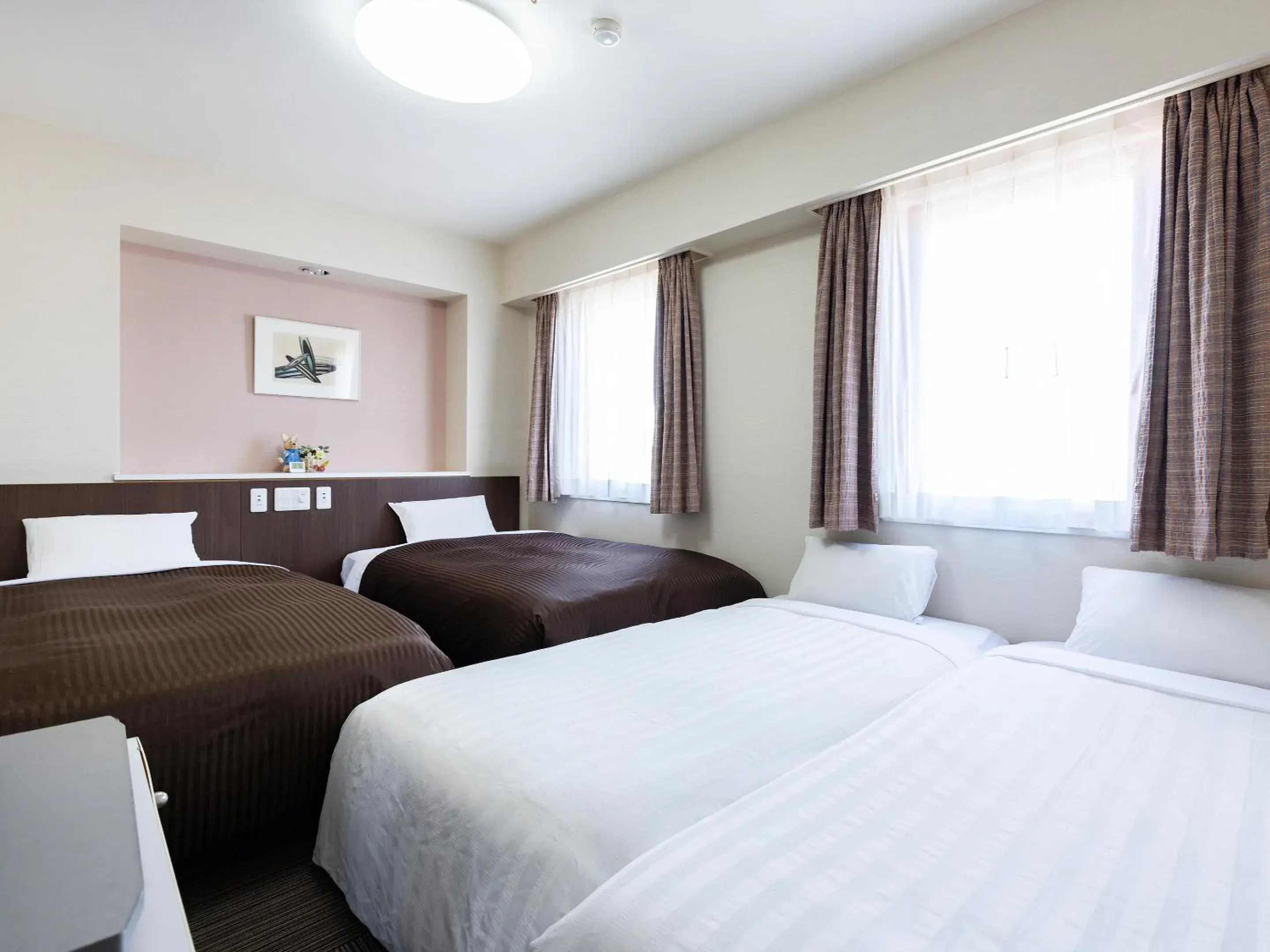 Standard Twin Room with Sofa Bed - single occupancy - Smoking in Hotel Wing International Izumi Standard Twin Room with Sofa Bed - single occupancy - Smoking in Hotel Wing International Izumi