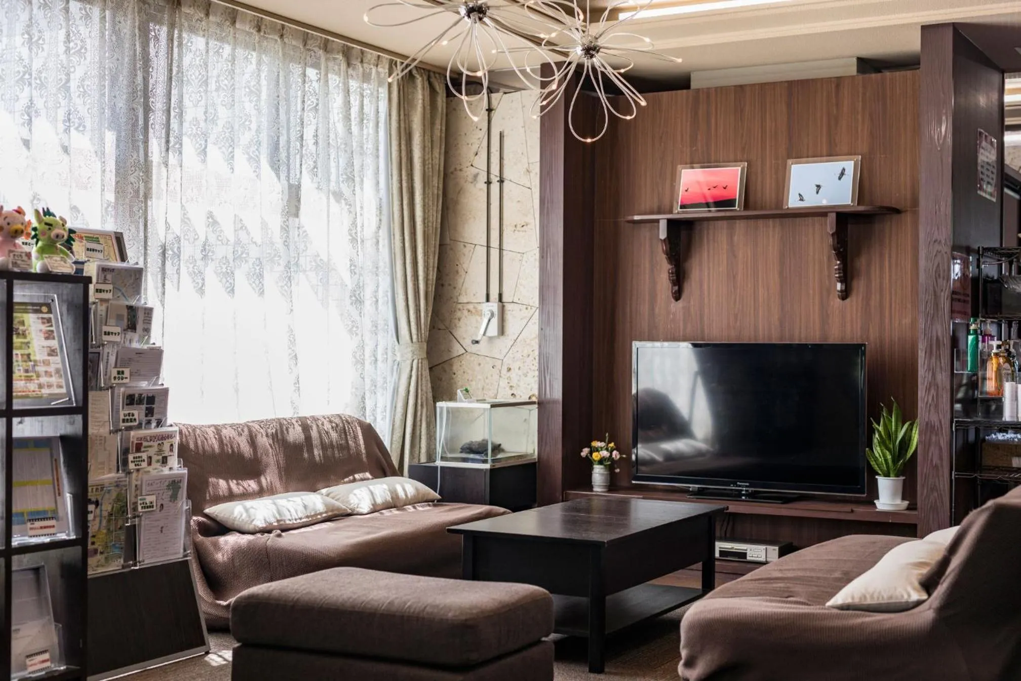 Communal lounge/ TV room in KOKO STAY Izumi - formerly Hotel Wing International Izumi