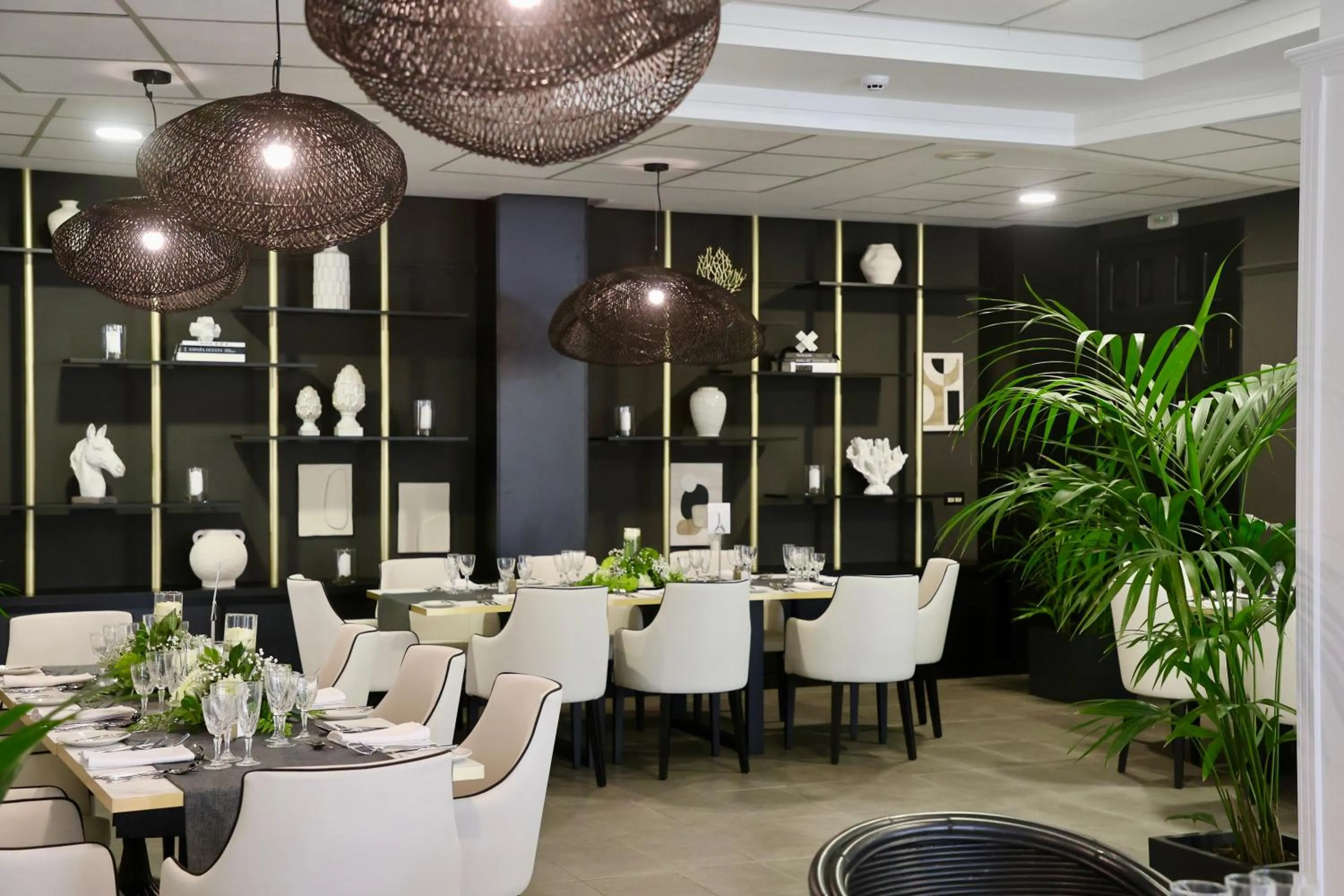 Restaurant/places to eat in Hotel Puerto Palace