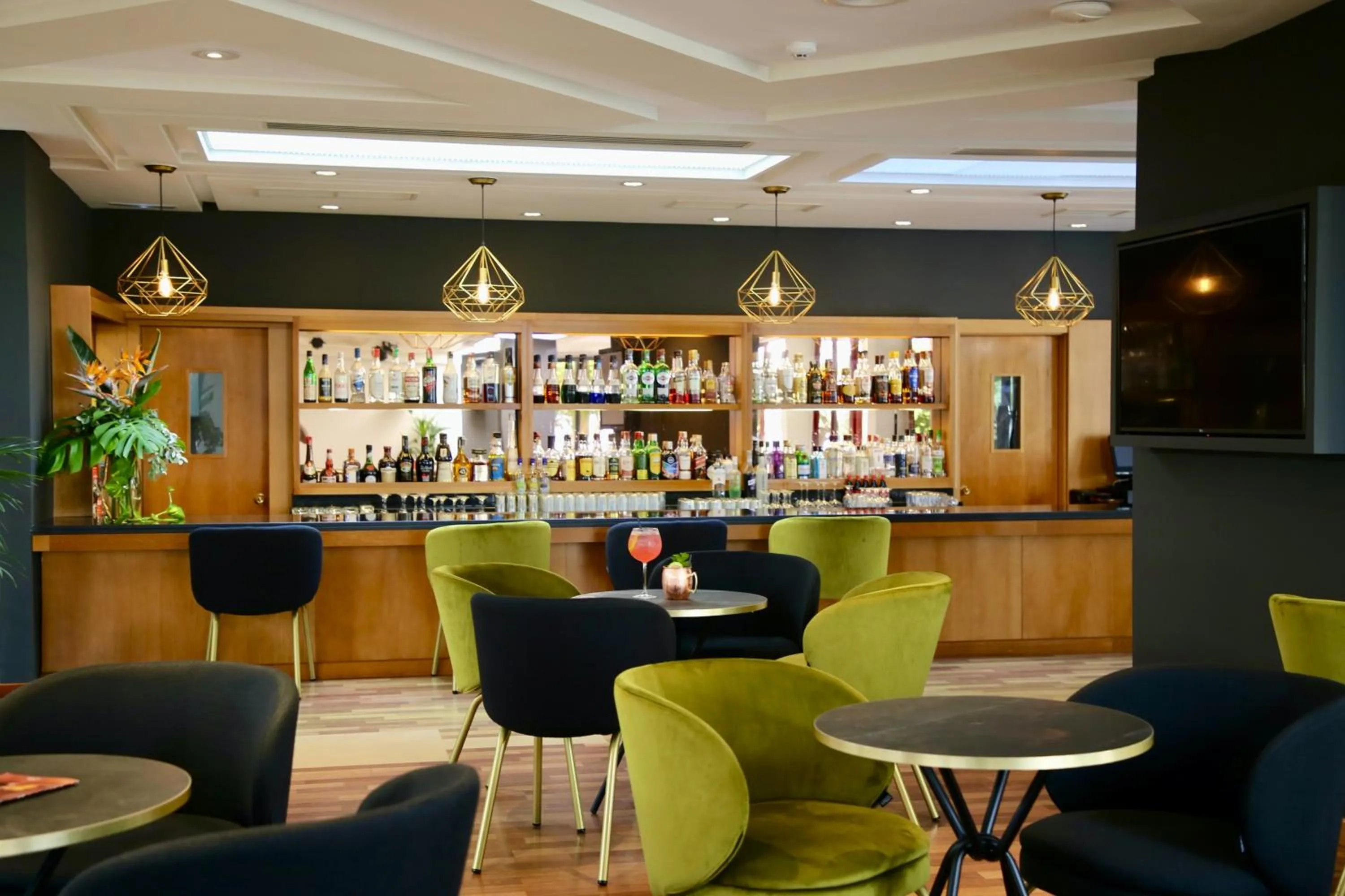 Lounge or bar in Hotel Puerto Palace