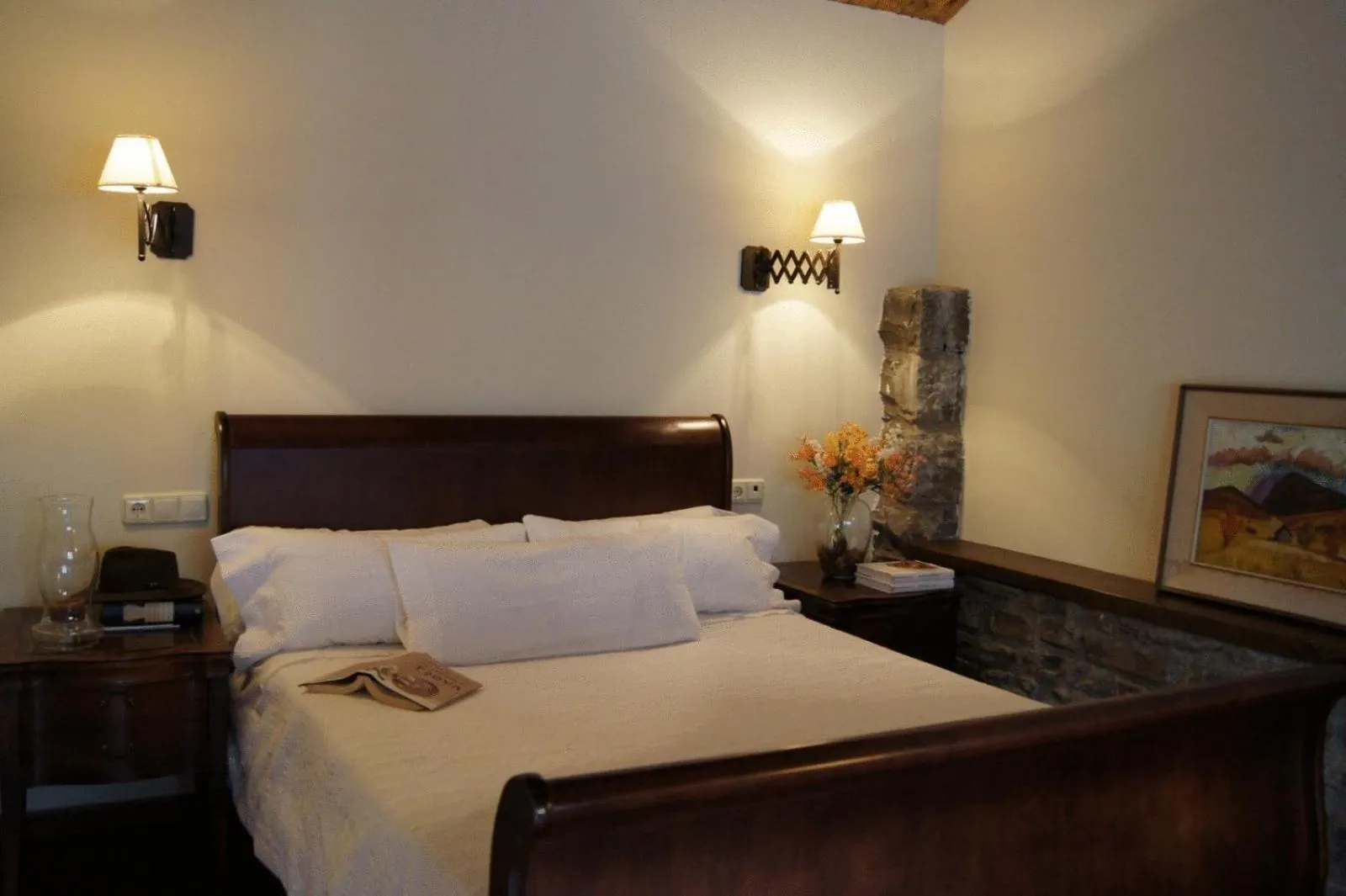 Photo of the whole room, Bed in Hotel Charle