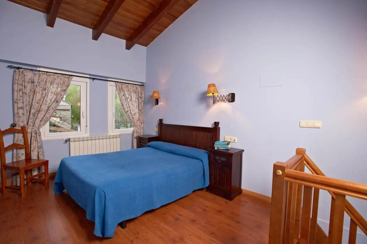 Photo of the whole room, Bed in Hotel Charle