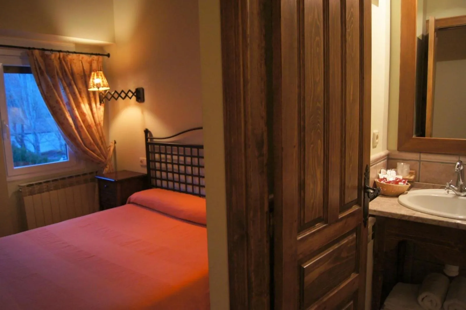 Photo of the whole room, Bed in Hotel Charle