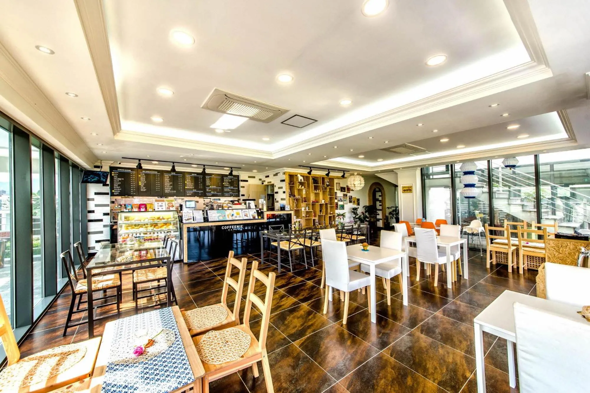 Lounge or bar in Sun and Moon Resort