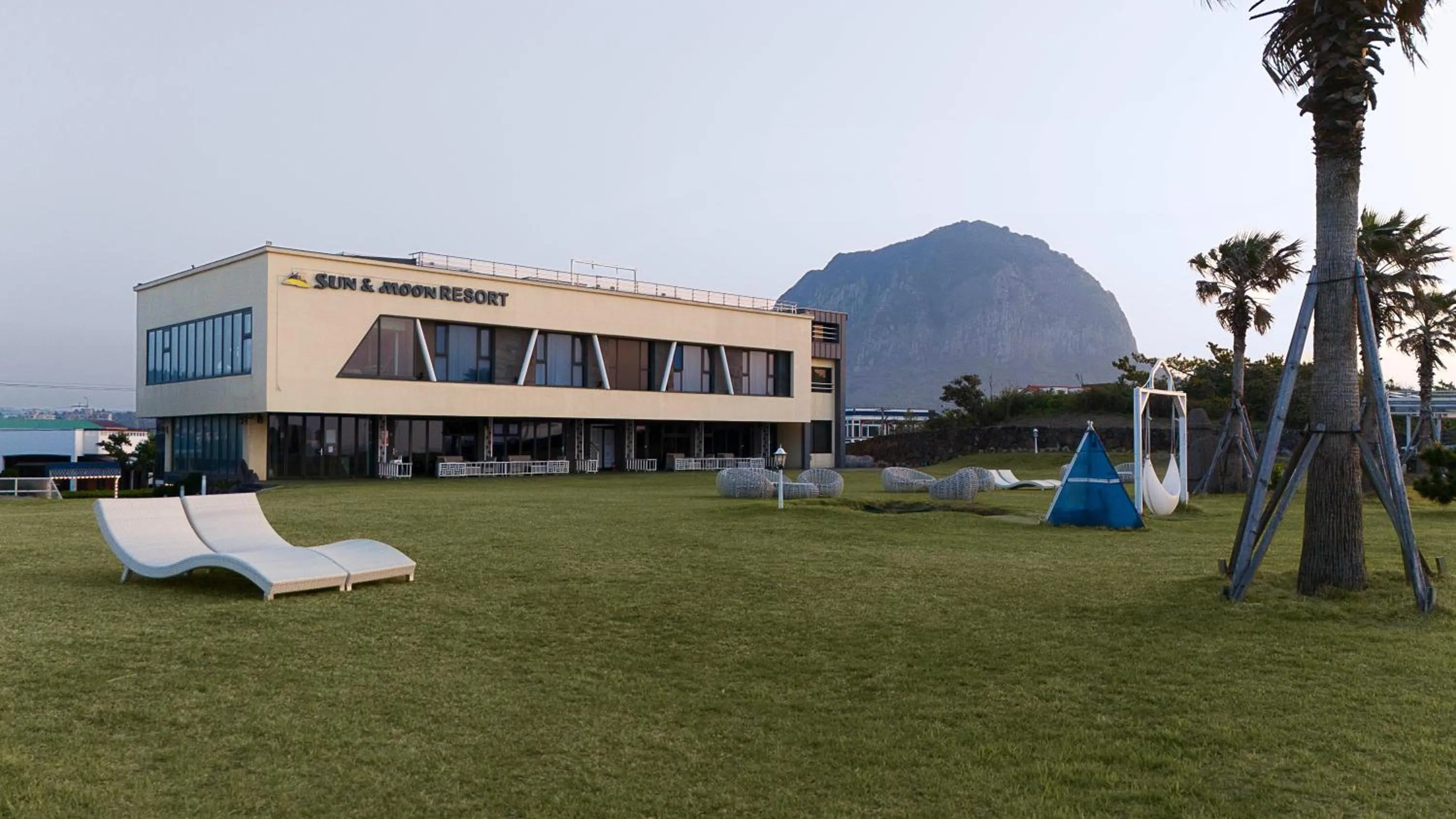 Facade/entrance in Sun and Moon Resort