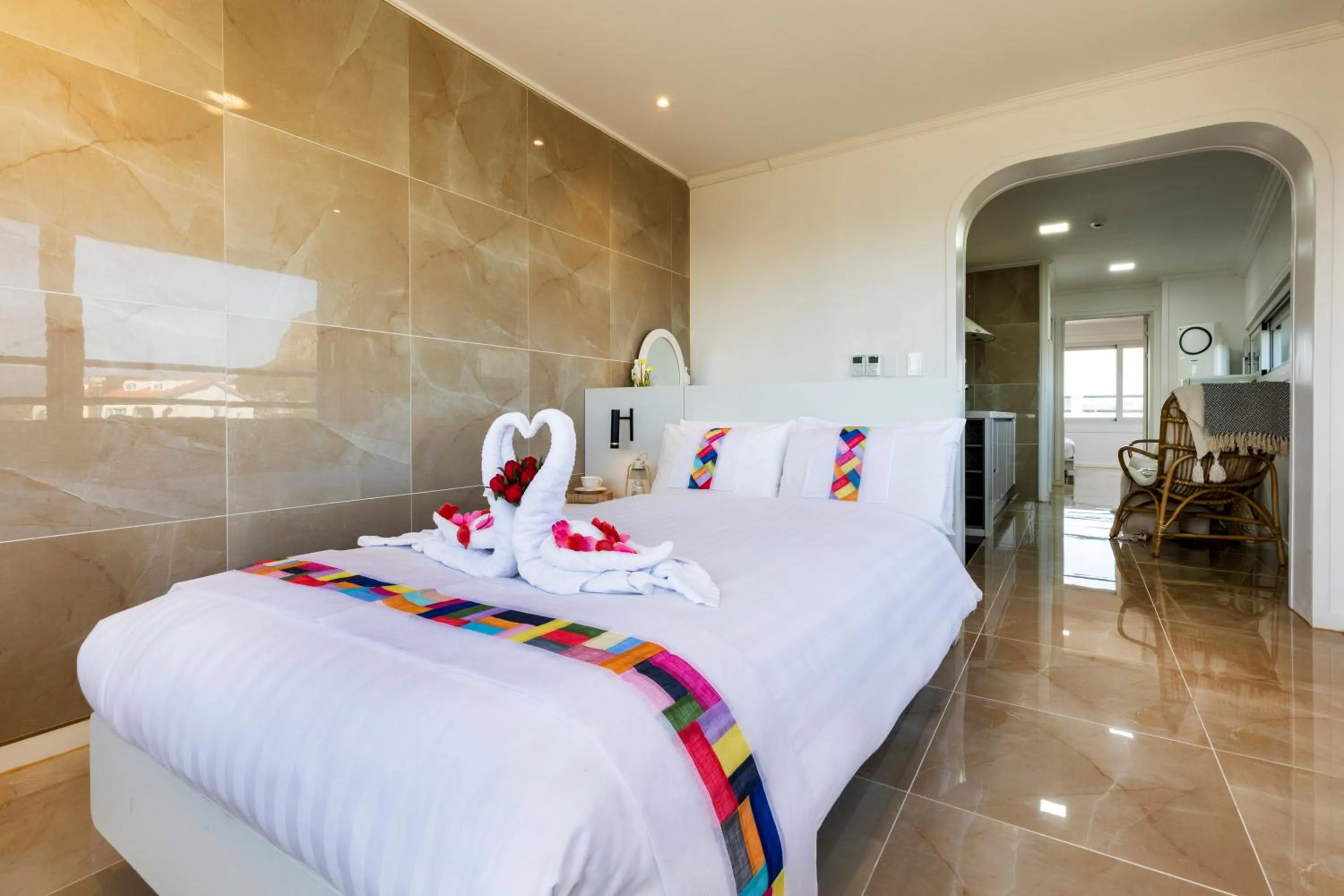 Bedroom, Bed in Sun and Moon Resort