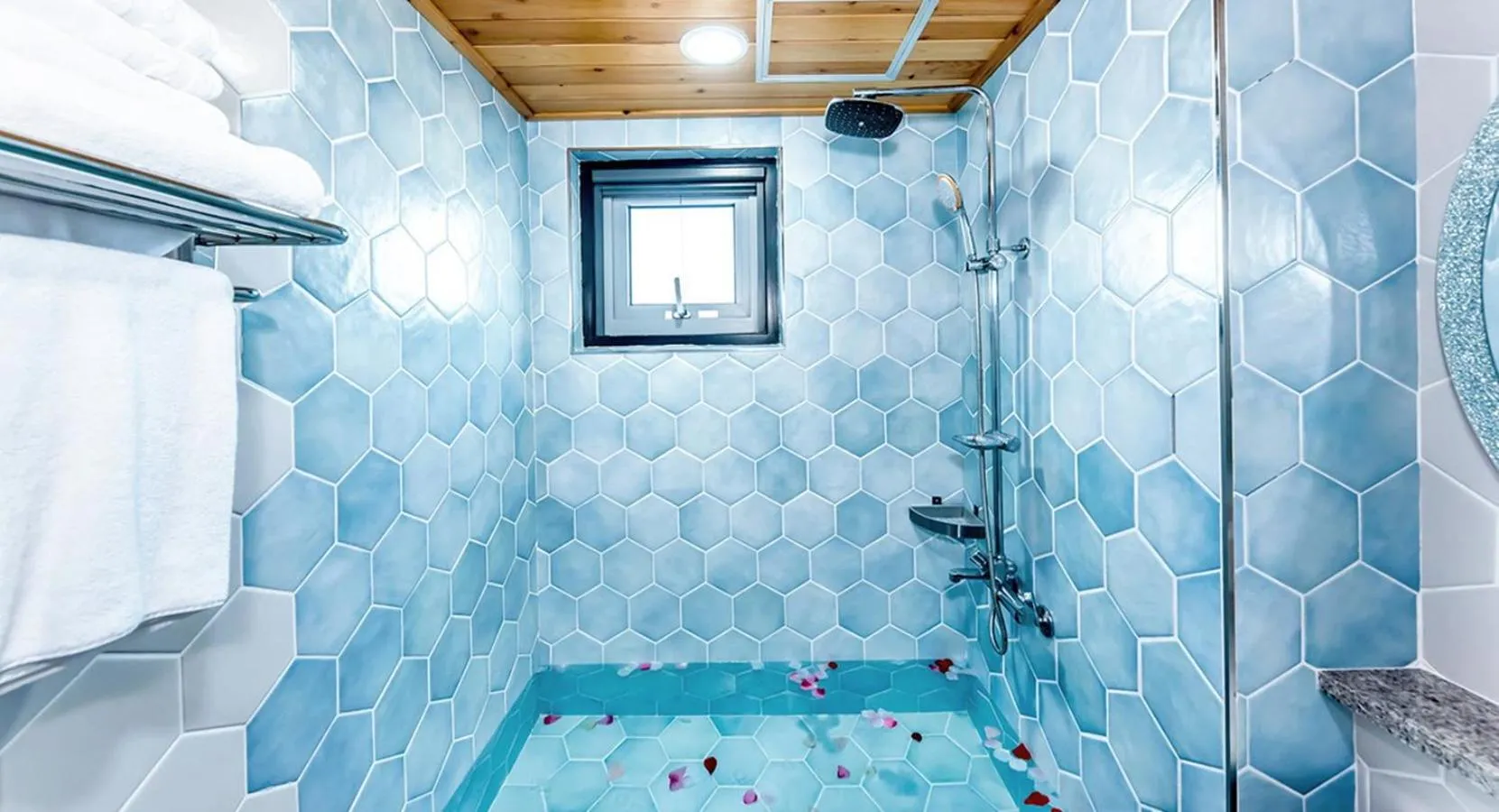 Bath in Sun and Moon Resort