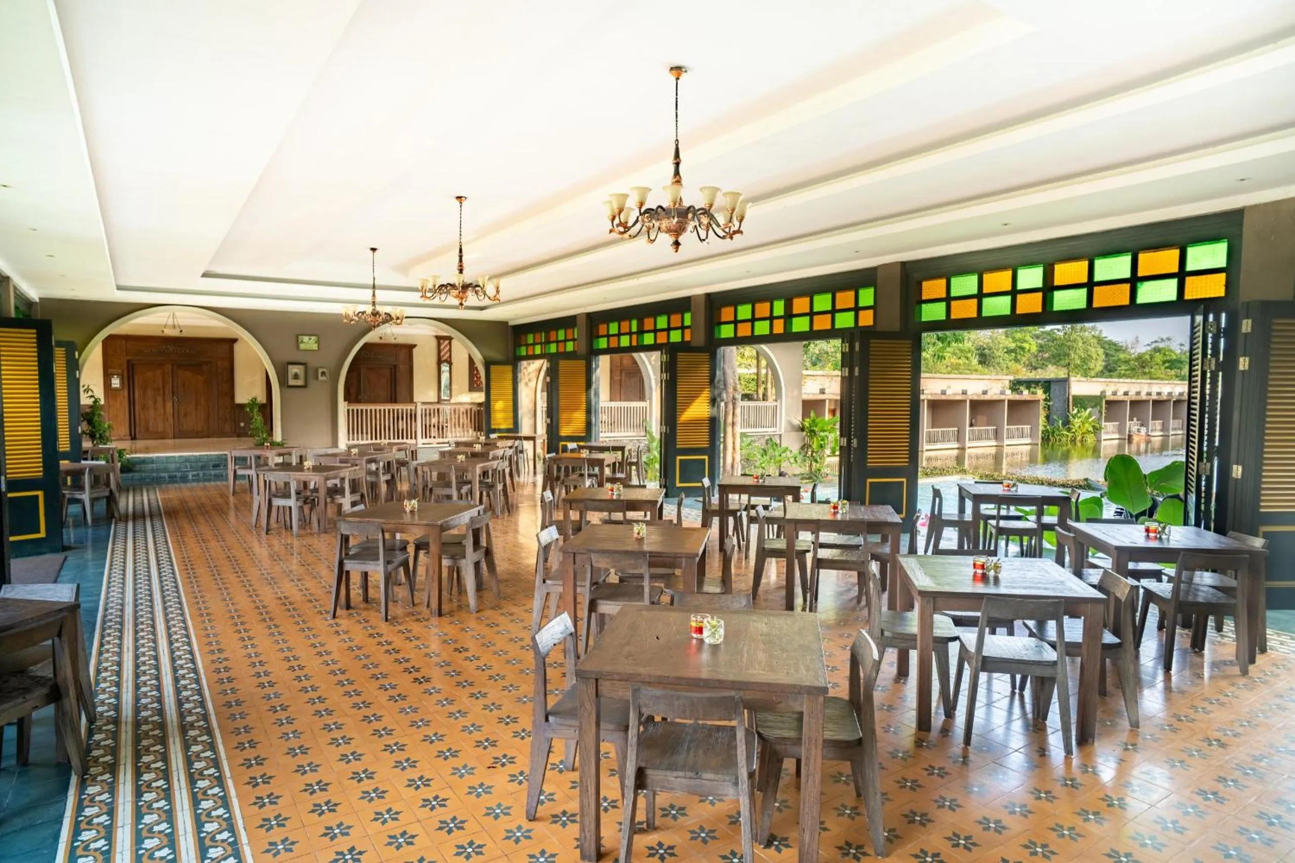 Restaurant/places to eat in The Westlake Hotel & Resort Yogyakarta