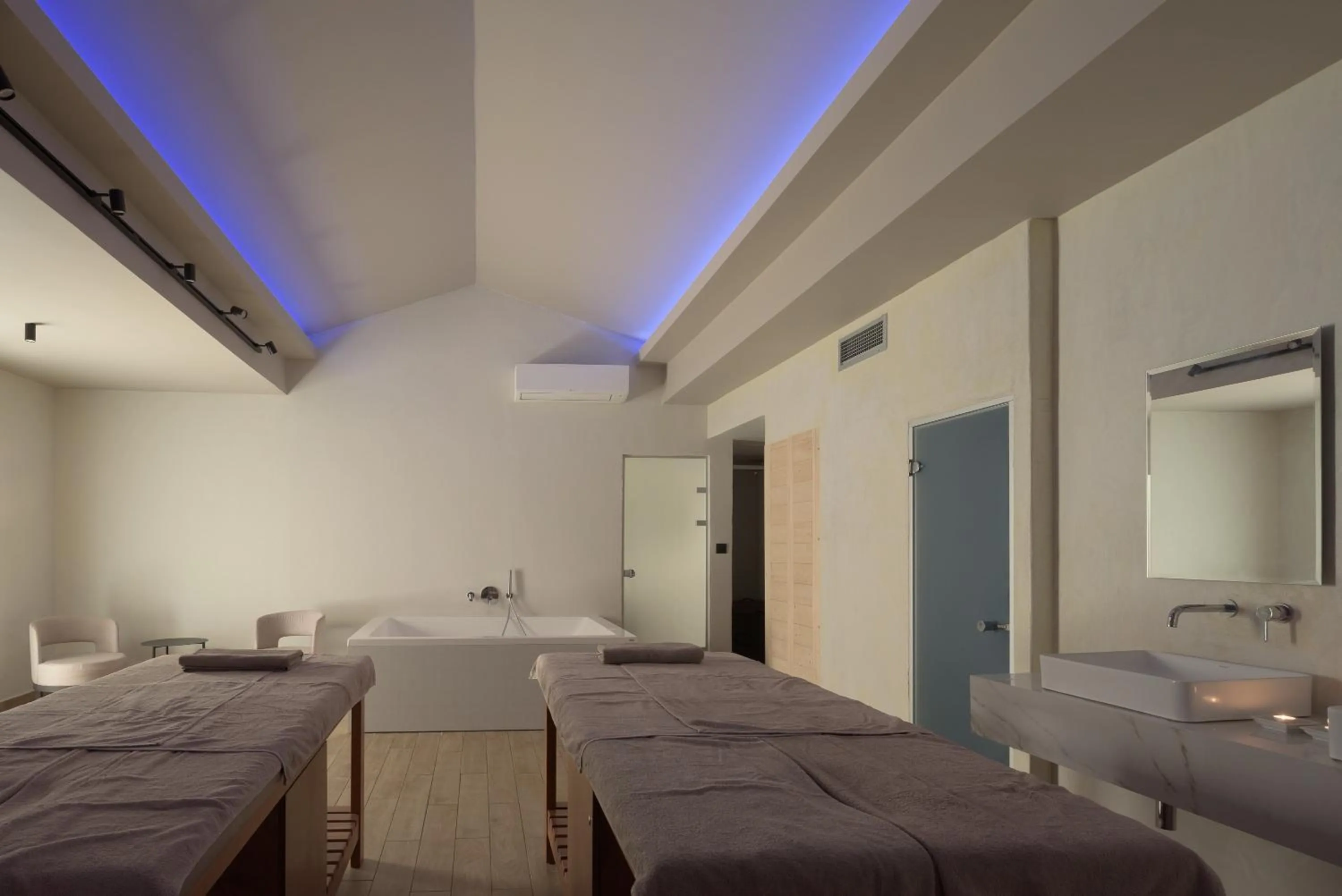 Massage, Bed in Creta Royal - Adults Only