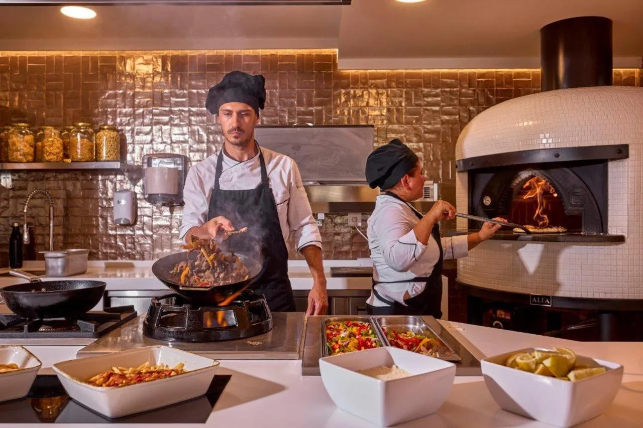 Restaurant/places to eat in Aparthotel Ponent Mar