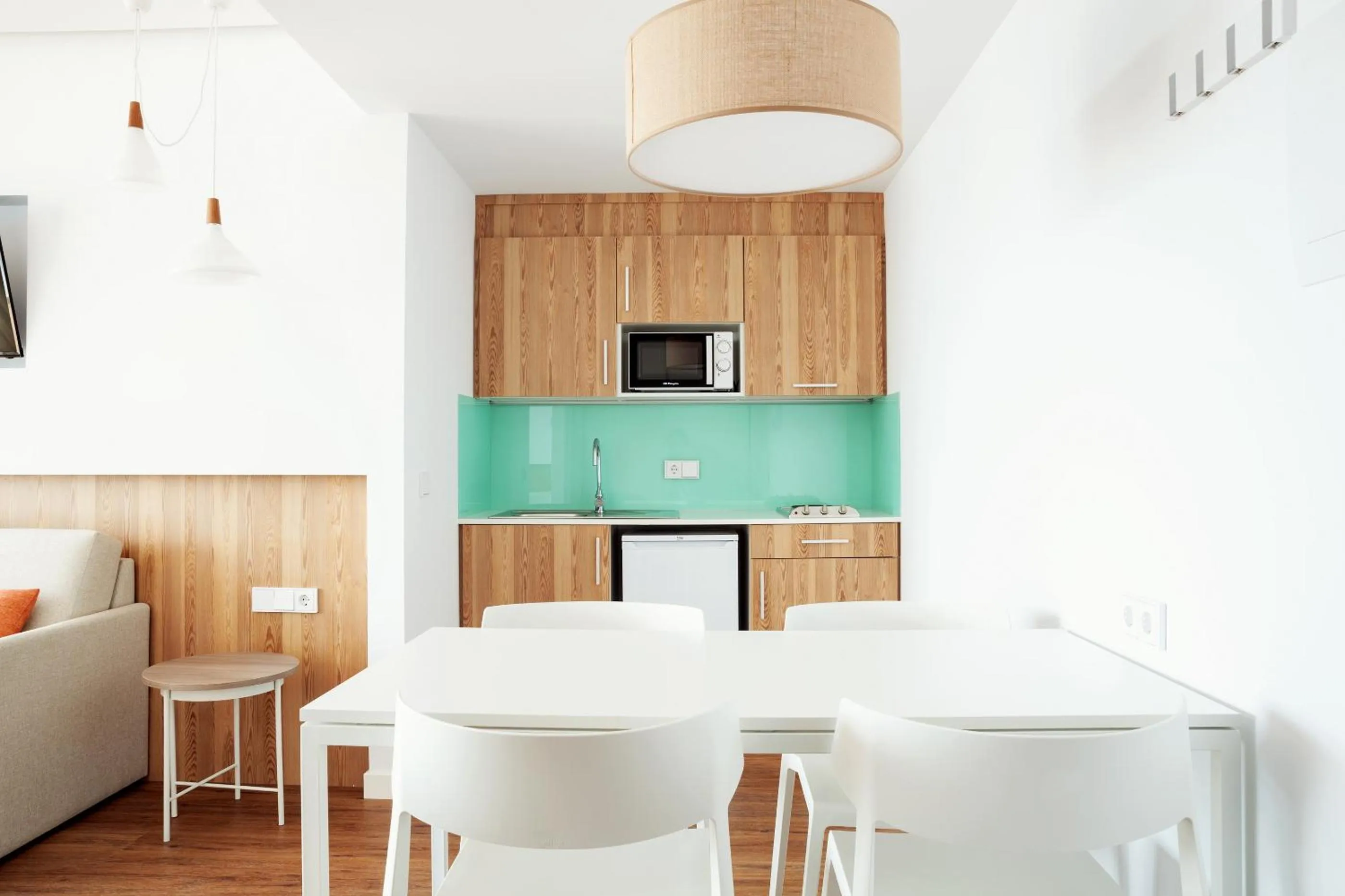 Kitchen or kitchenette in Aparthotel Ponent Mar