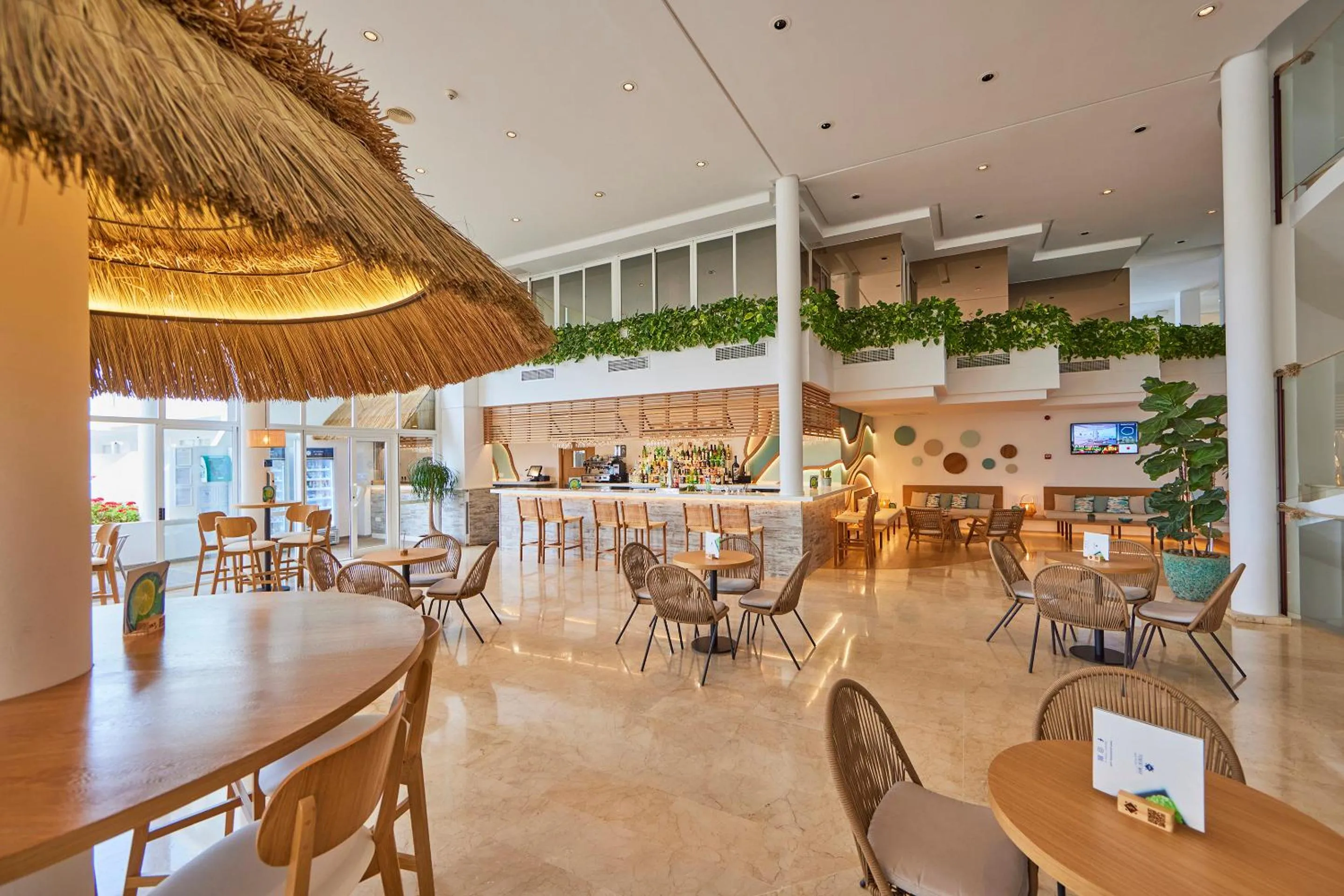 Lounge or bar in Aparthotel Ponent Mar