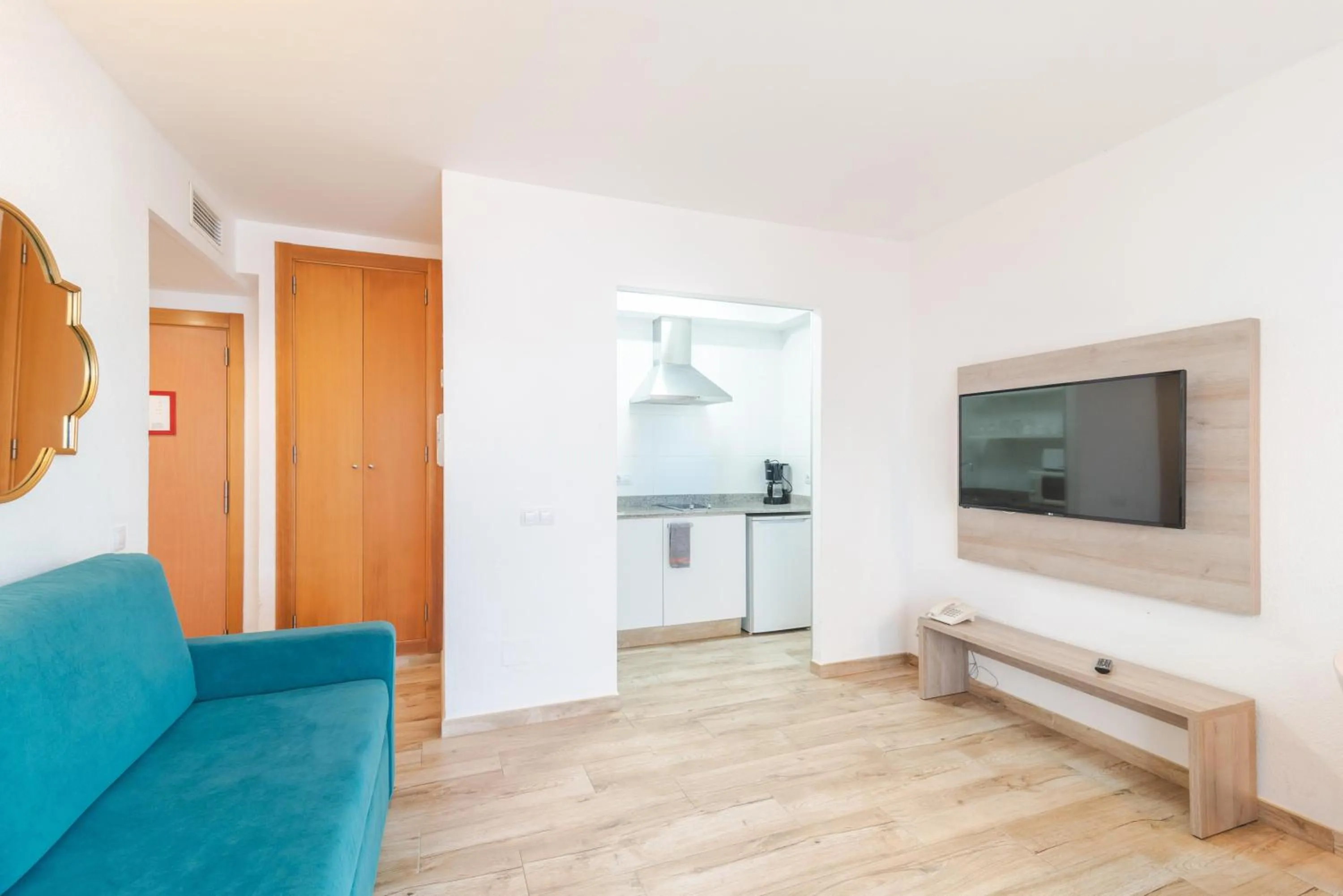 Photo of the whole room in Flipflop Surfing Playa