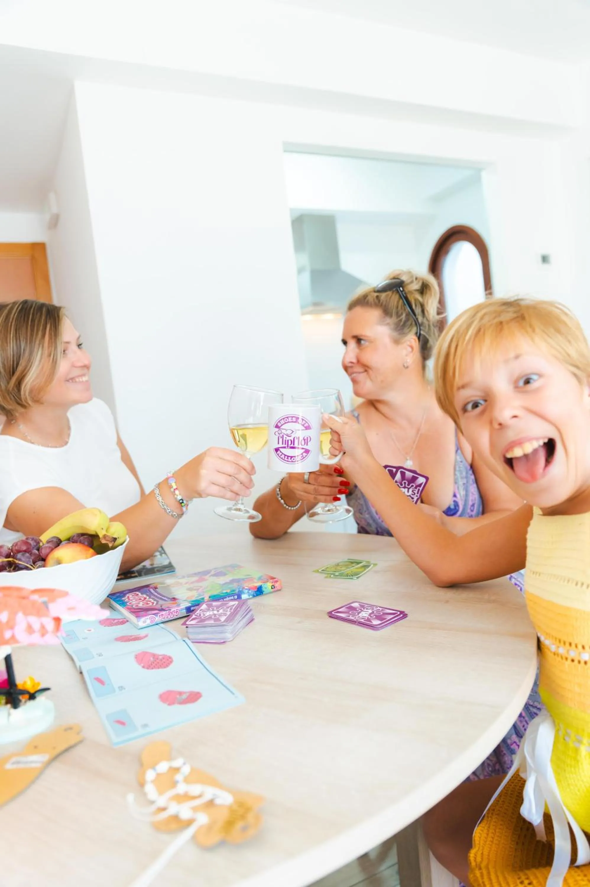 People in Flipflop Surfing Playa