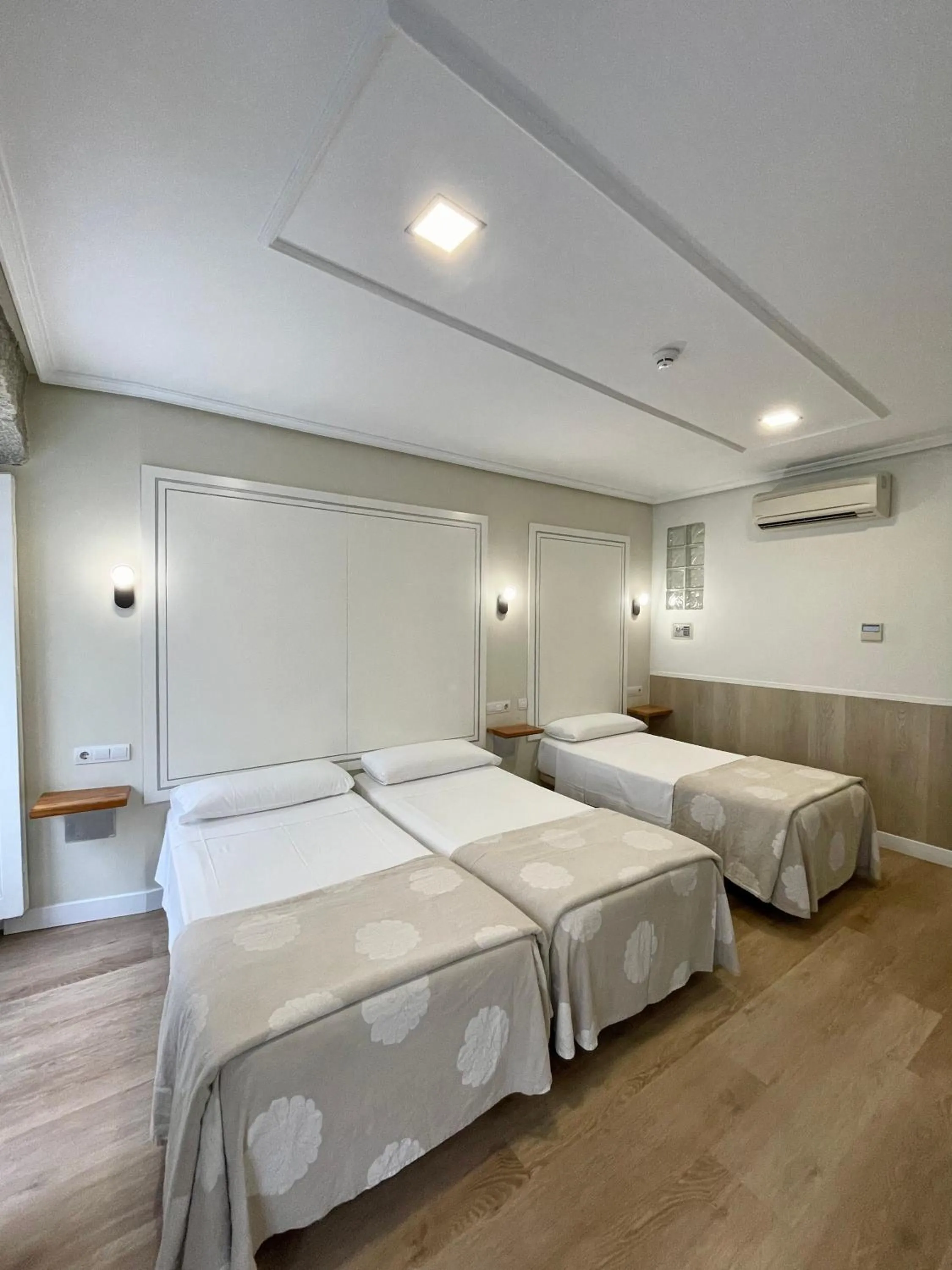 Photo of the whole room, Bed in Hostal Madrid