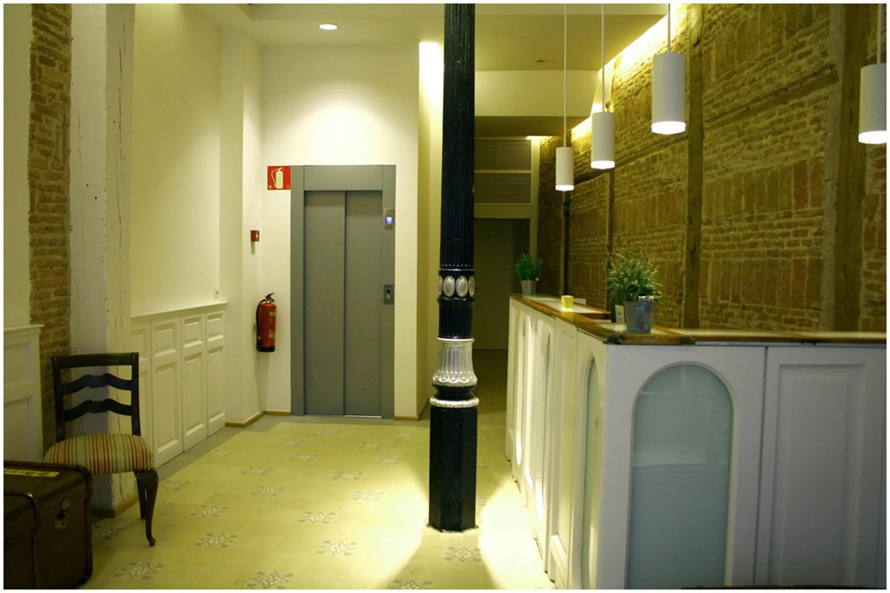 Lobby or reception in Hostal Madrid