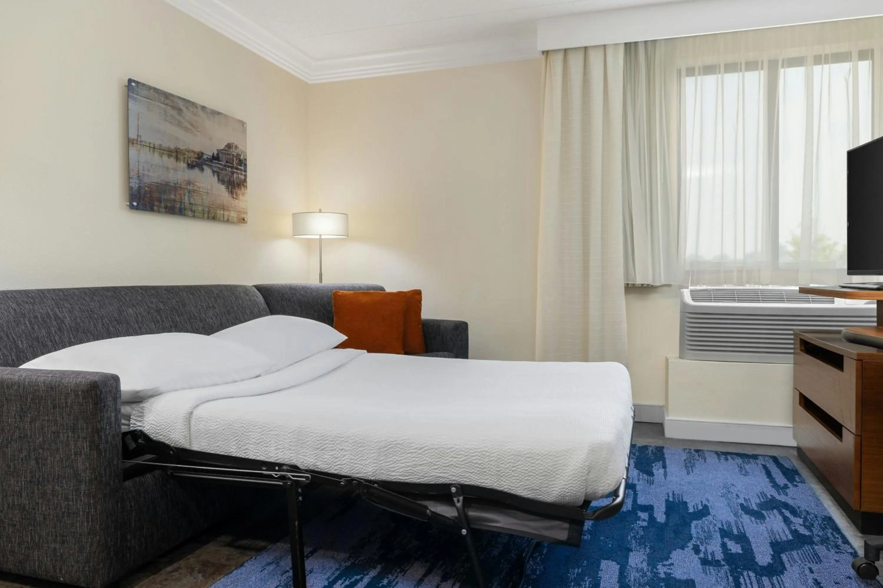 Bedroom, Bed in Fairfield by Marriott Inn & Suites Herndon Reston