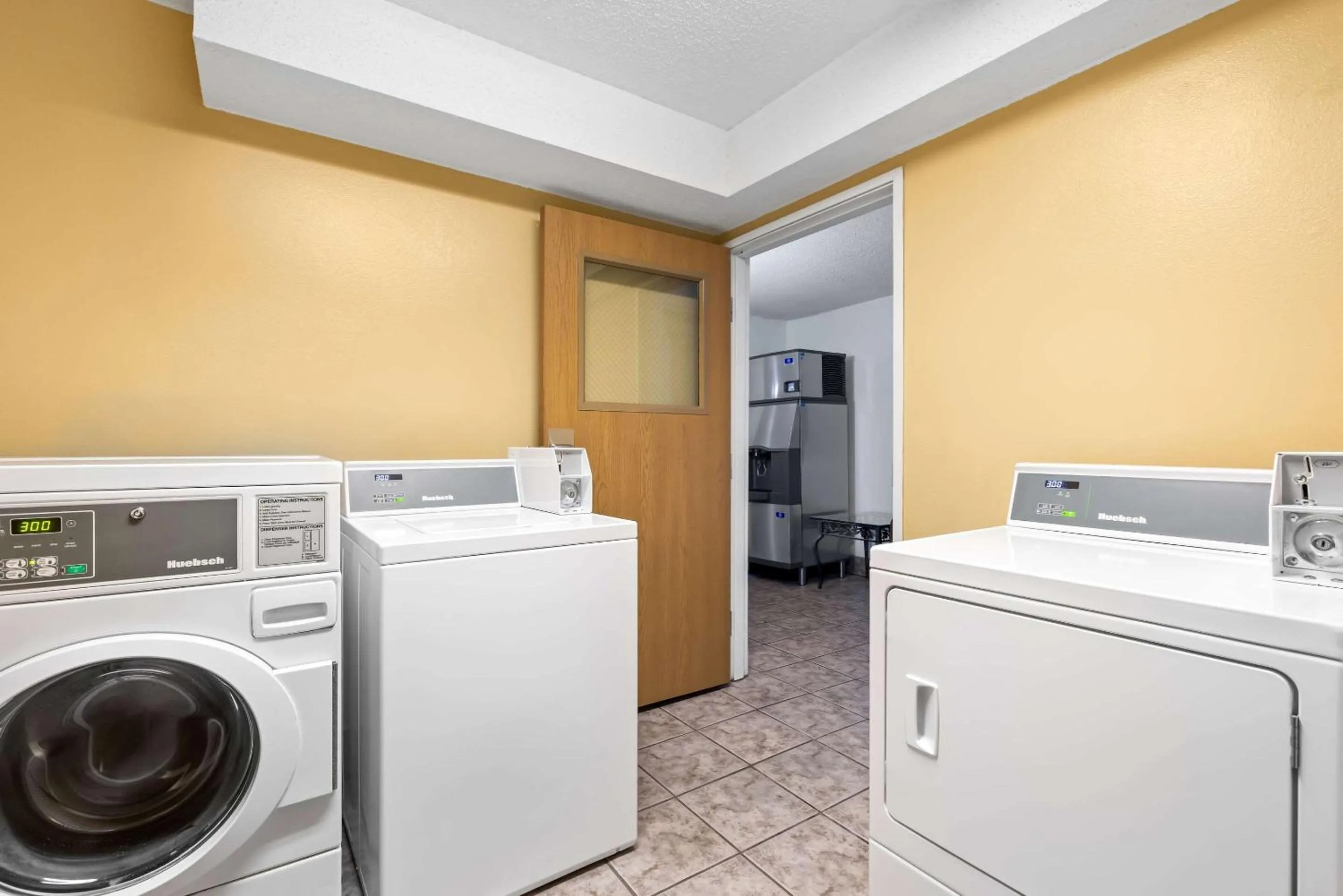washing machine in Quality Inn near Monument Health Rapid City Hospital