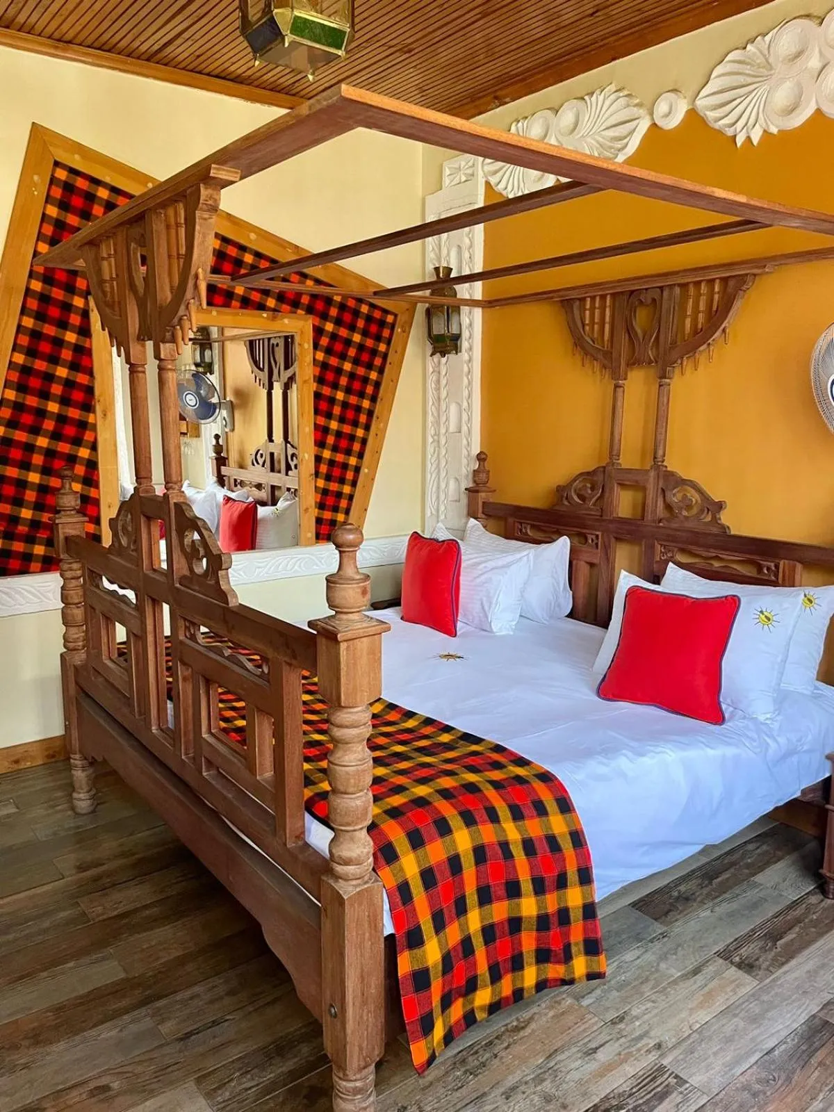 Bed in Parklands Shade Hotel