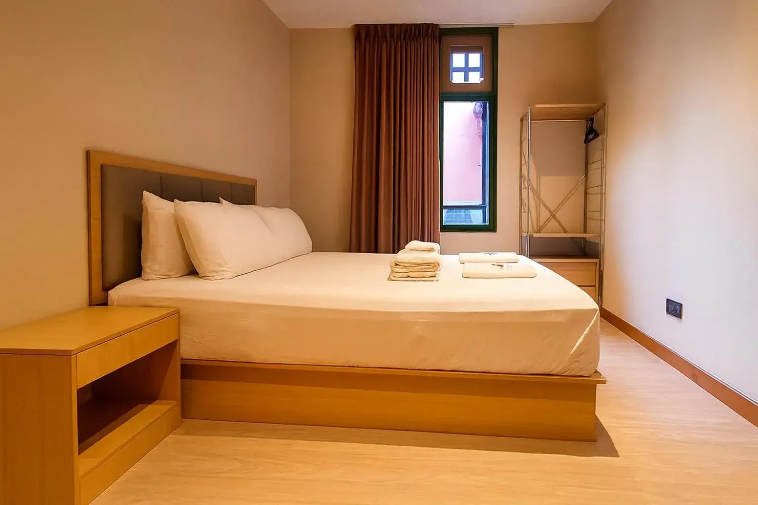 Standard Double Room with Shared Bathroom in Wink at Upper Cross Street Standard Double Room with Shared Bathroom in Wink at Upper Cross Street