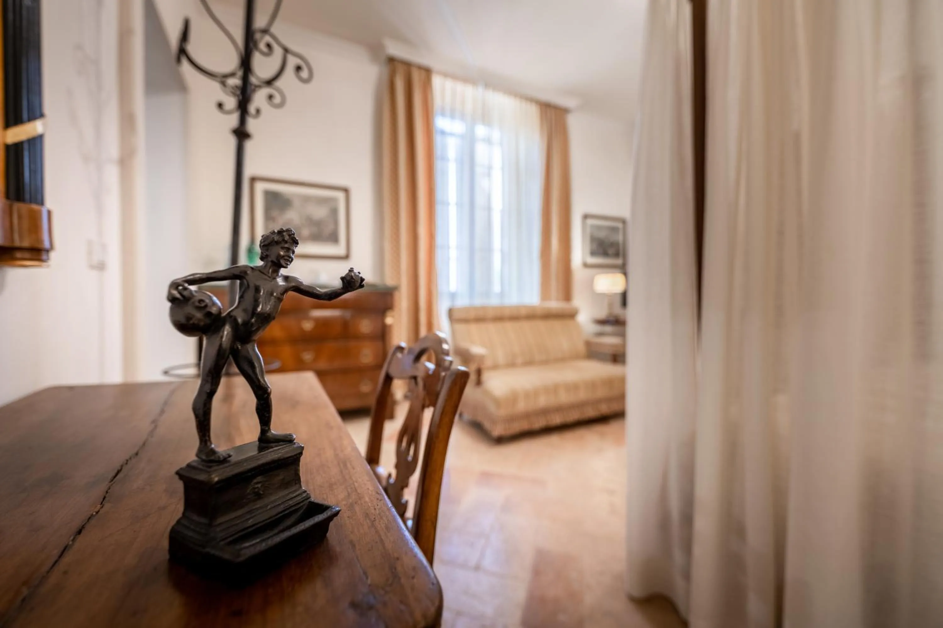 Decorative detail in La Casa nel Borgo