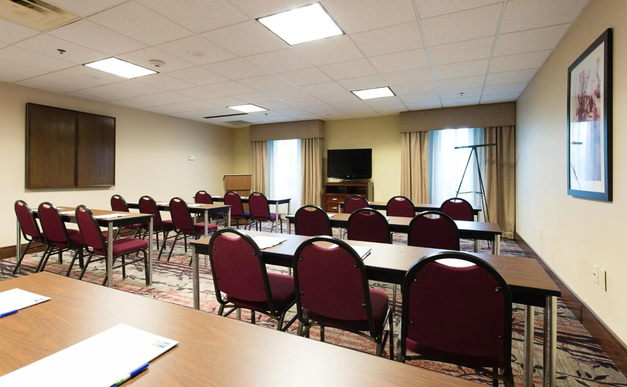 Meeting/conference room in Holiday Inn Express & Suites Walterboro by IHG