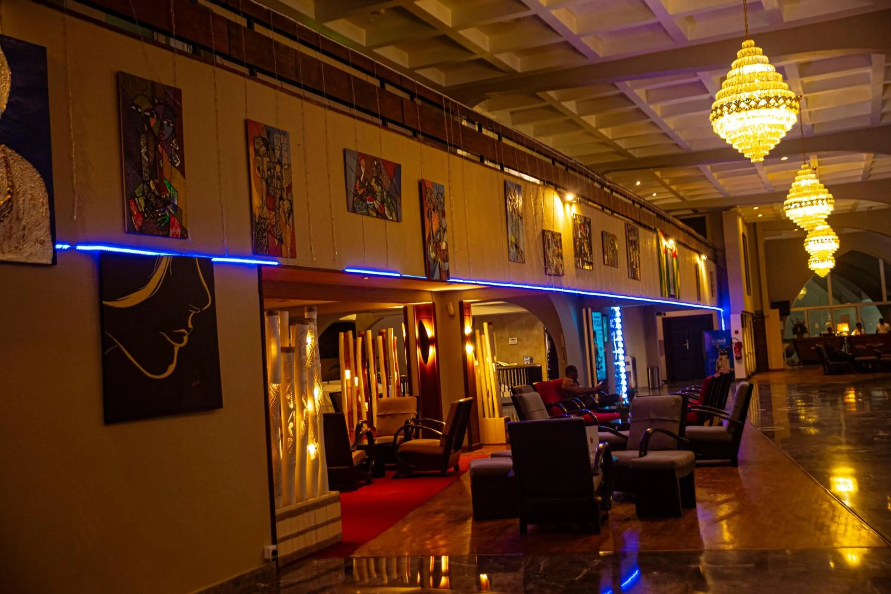 Night in Hôtel Sarakawa