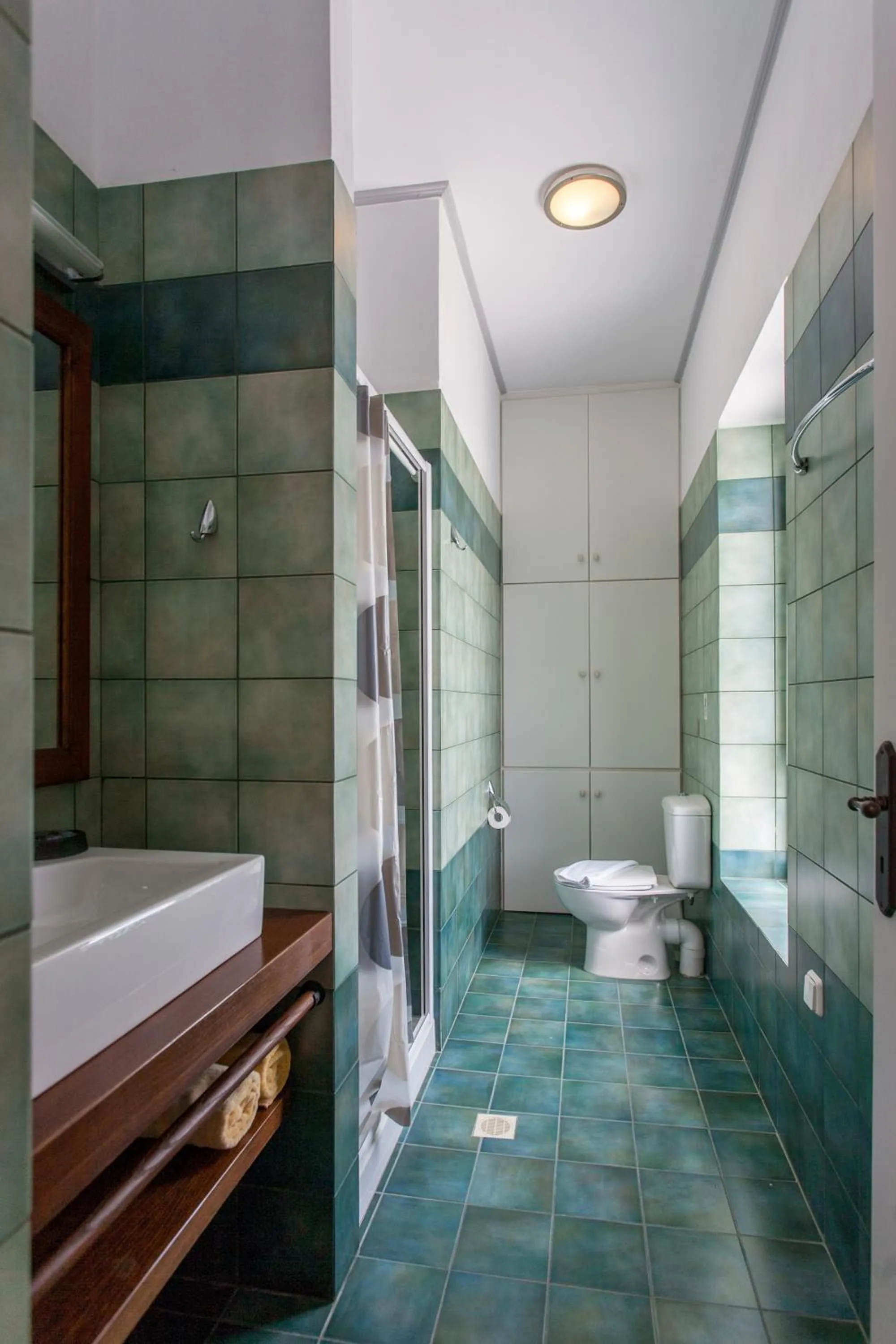 Shower in Metohi Georgila