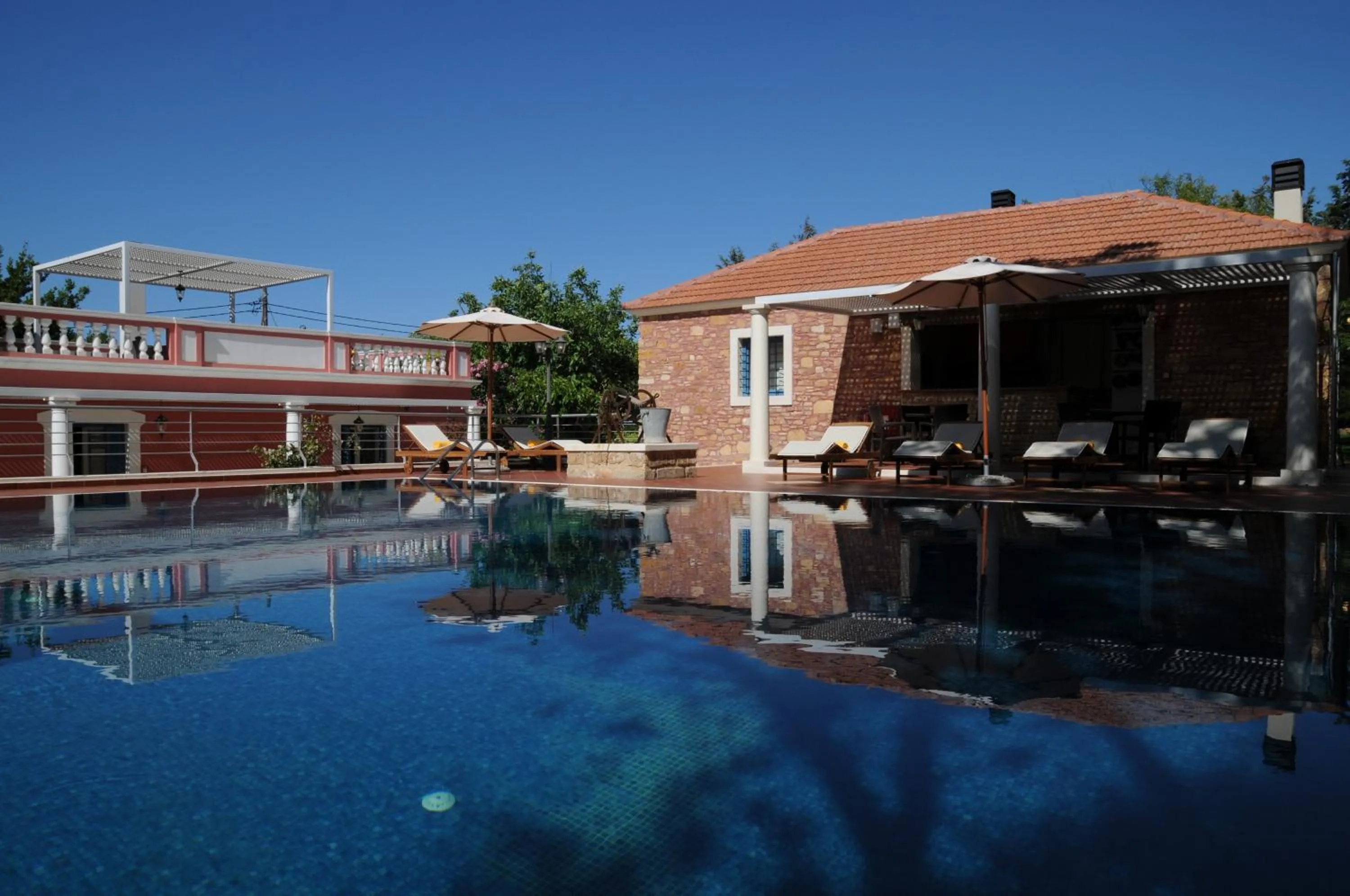 Facade/entrance in Metohi Georgila