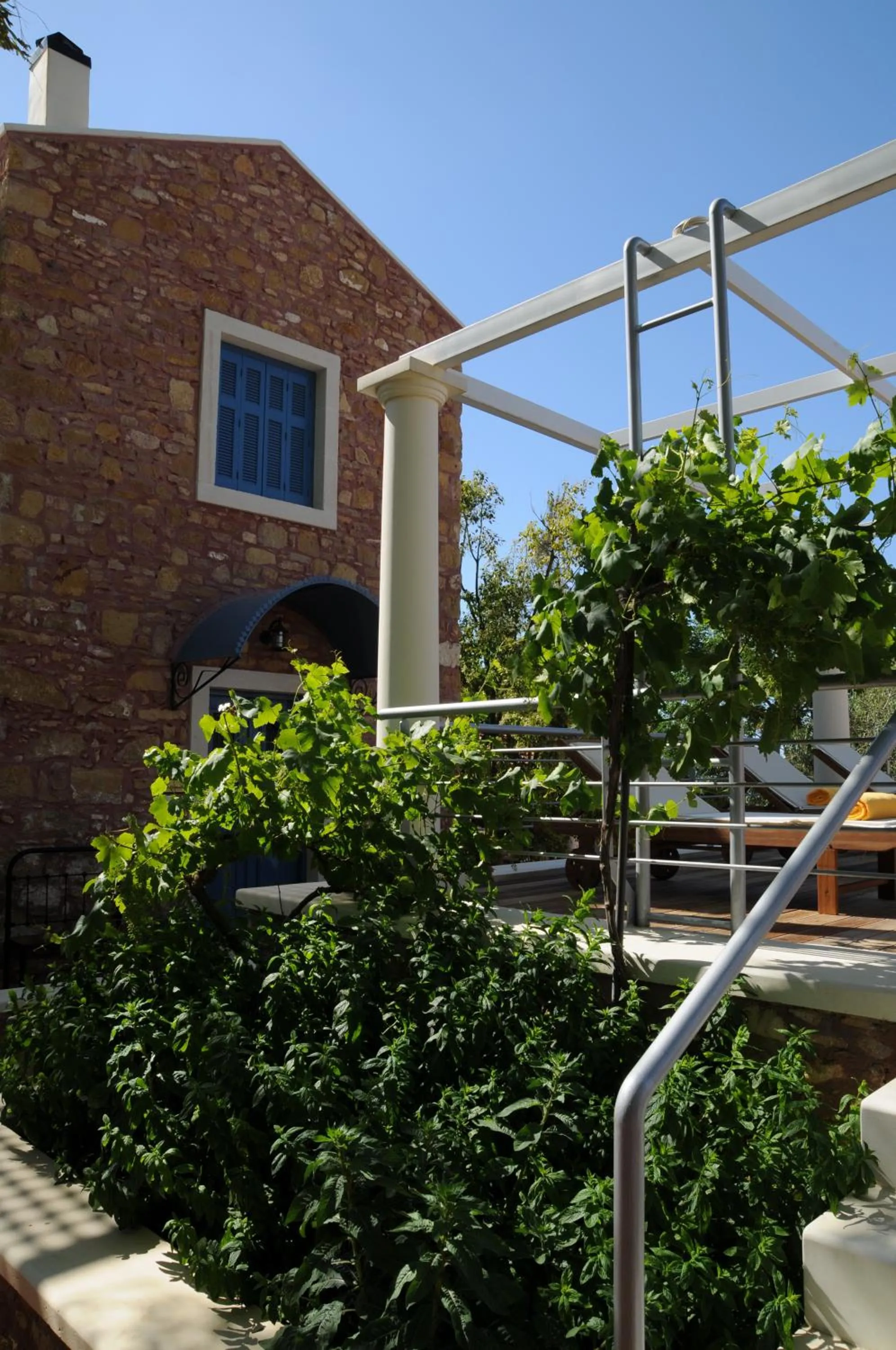 Facade/entrance in Metohi Georgila