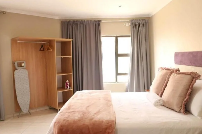 Bed in Black Horses Lodge & Conferencing