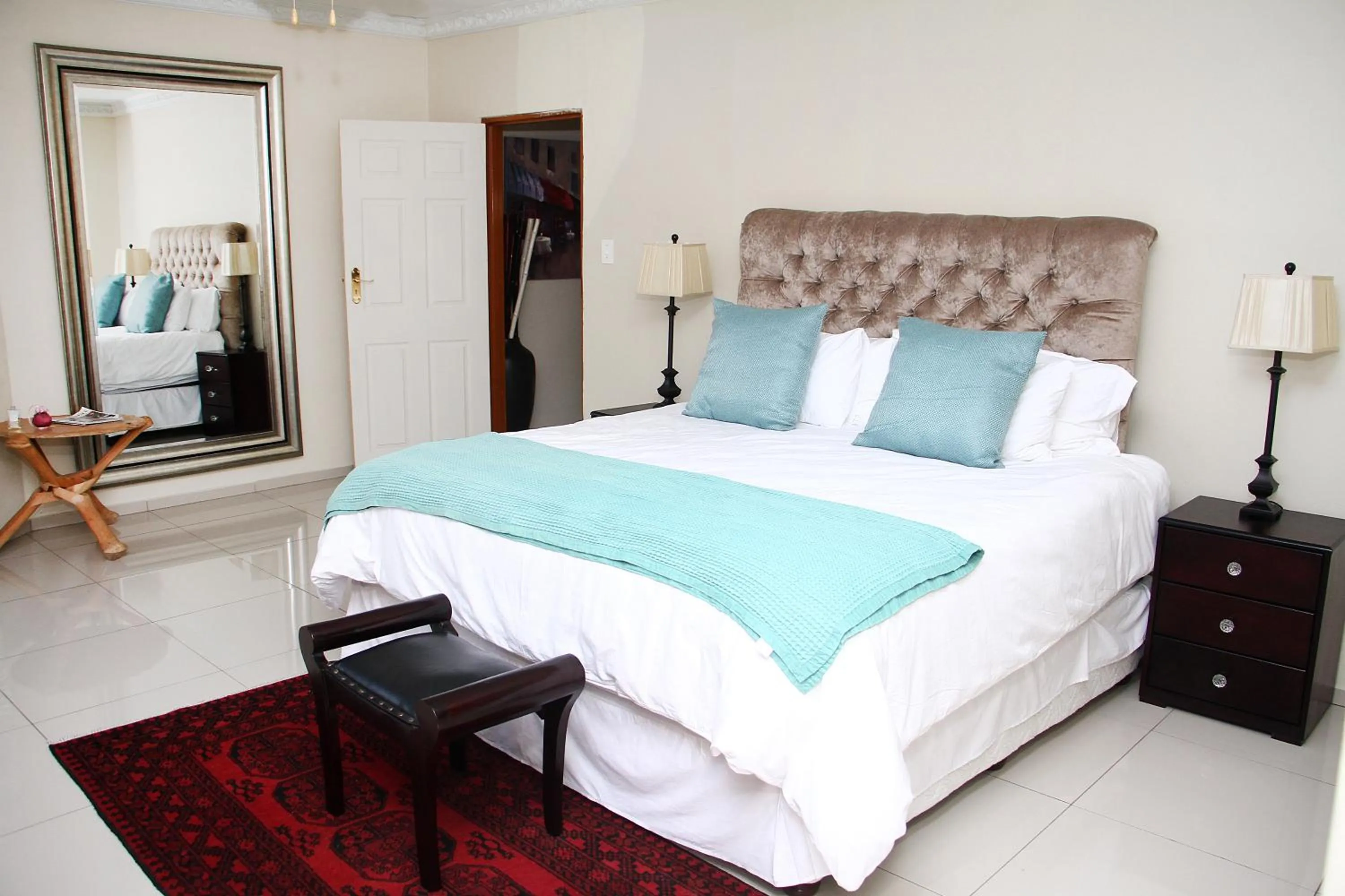 Property building, Bed in Black Horses Lodge & Conferencing