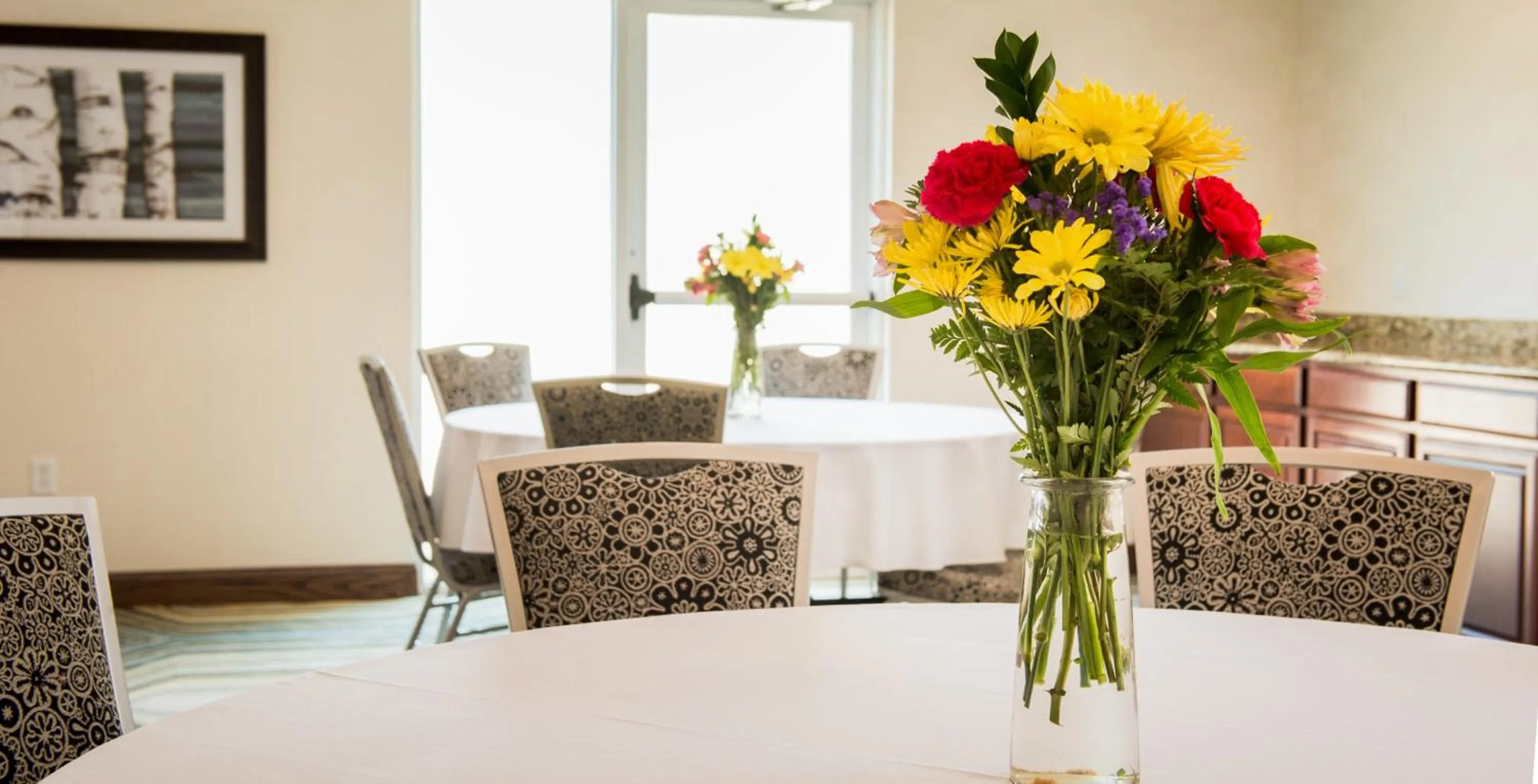 Meeting/conference room in Holiday Inn Express Le Claire Riverfront-Davenport by IHG