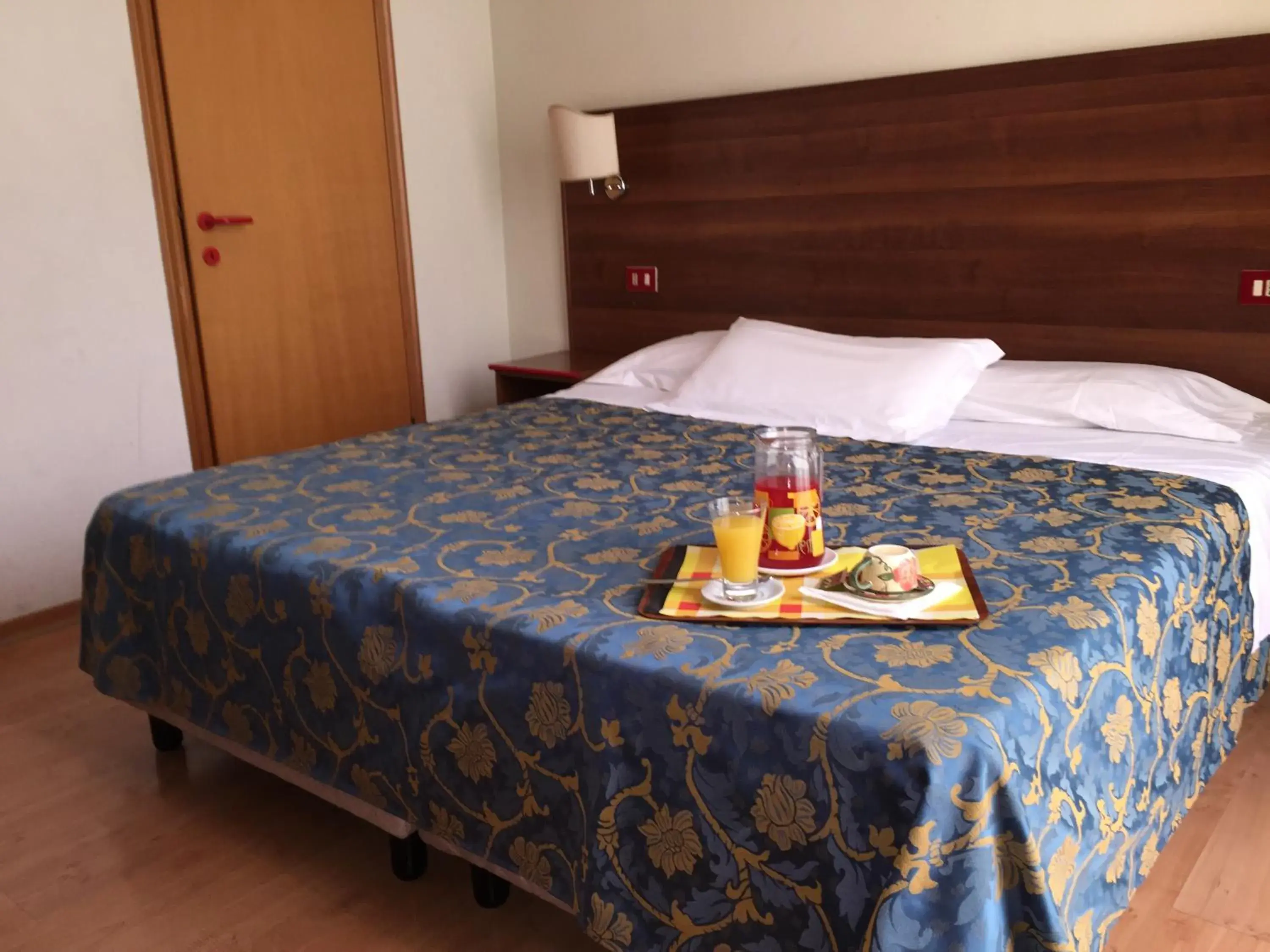 Double Room in Hotel Altavilla Dieci Double Room in Hotel Altavilla Dieci